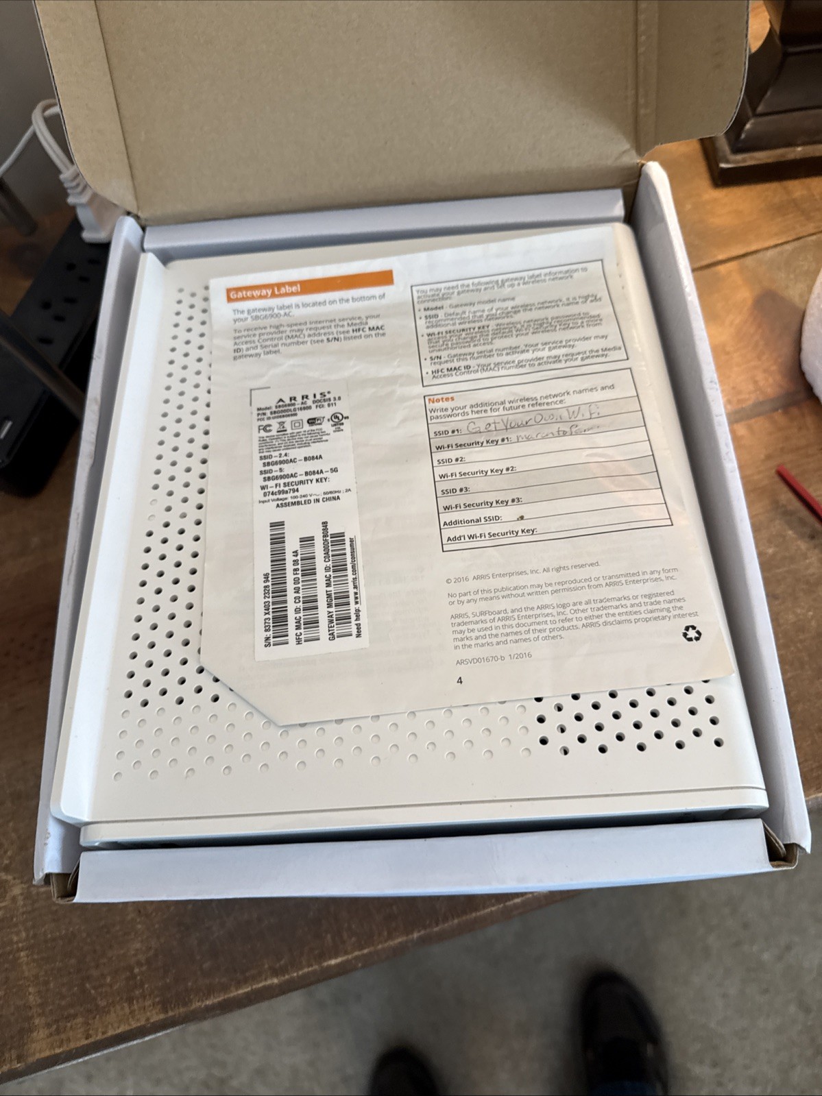 ARRIS SURFboard SBG6900AC DOCSIS 3.0 16×4 Cable Modem + AC1900 WiFi Router