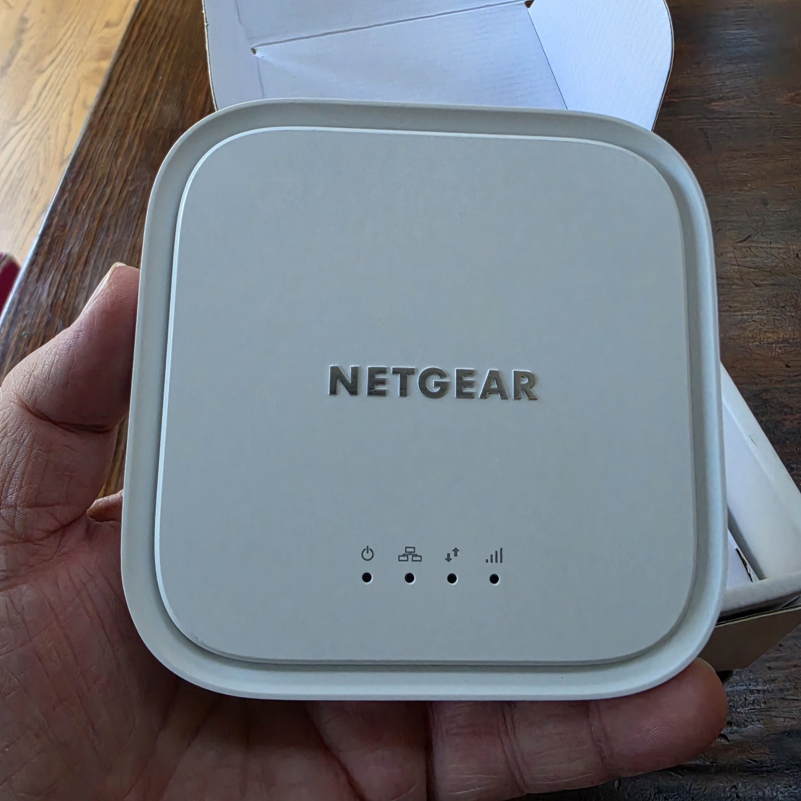 NETGEAR 4G LTE Broadband Modem LM1200 Complete In Box Fast And Reliable