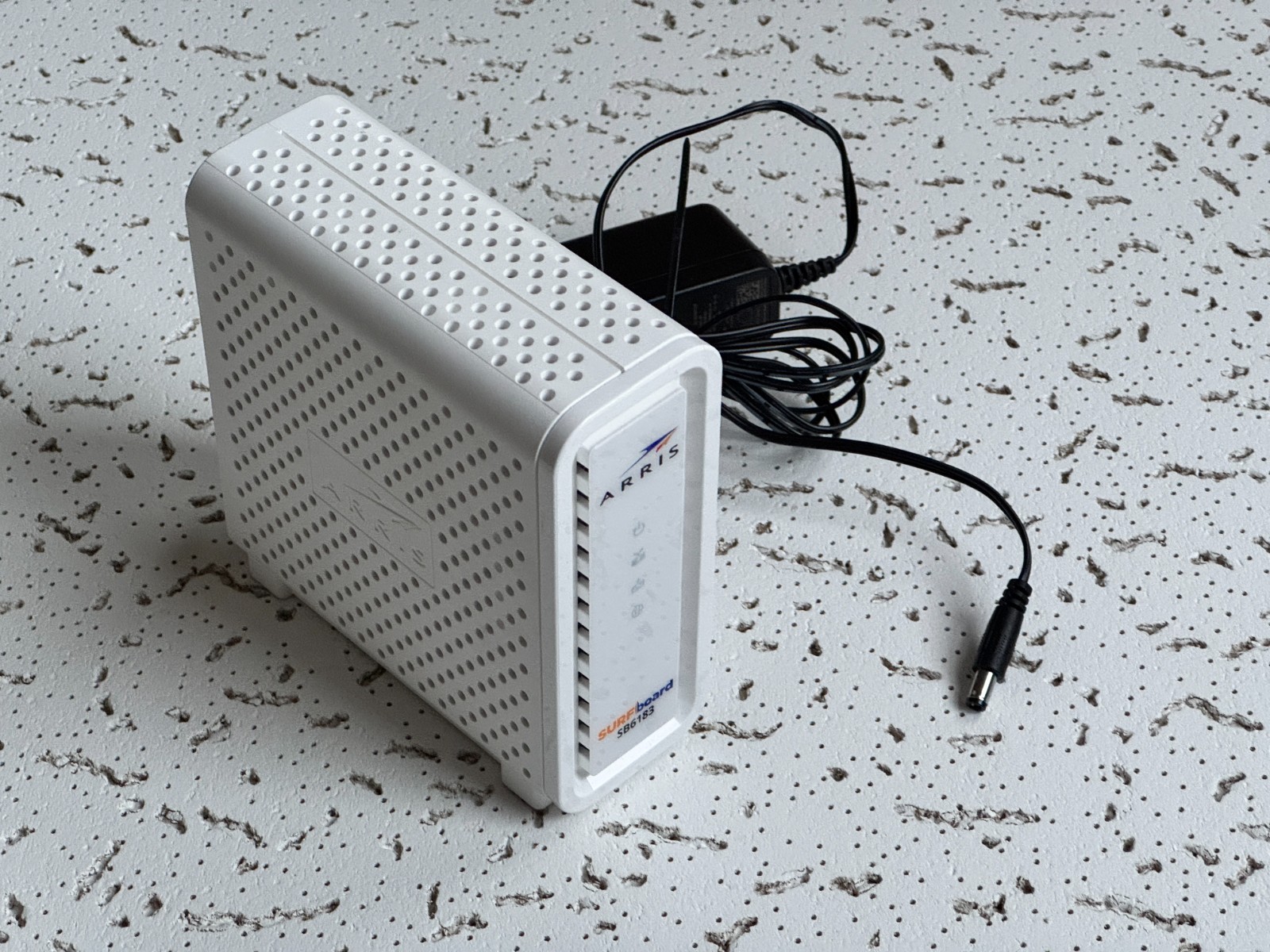 ARRIS SB6183 SURF board 16 x 4 686 Mbps DOCSIS Speed 3.0 Cable Modem White