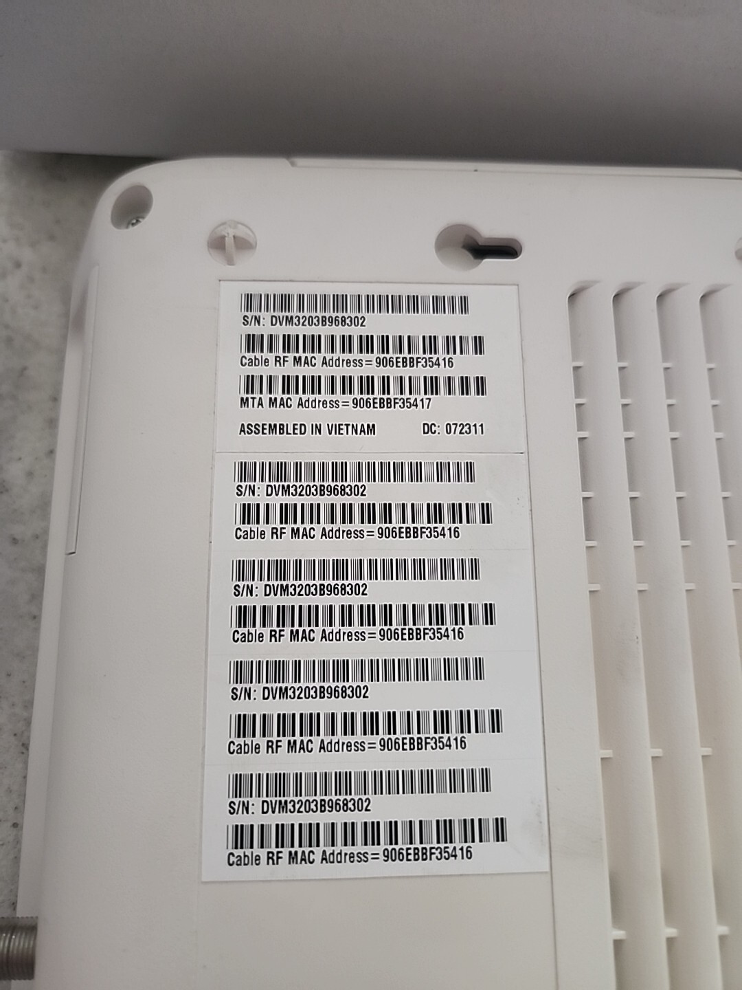 Ubee DVM3203B Voice Cable Modem Docsis 3.0 eMTA