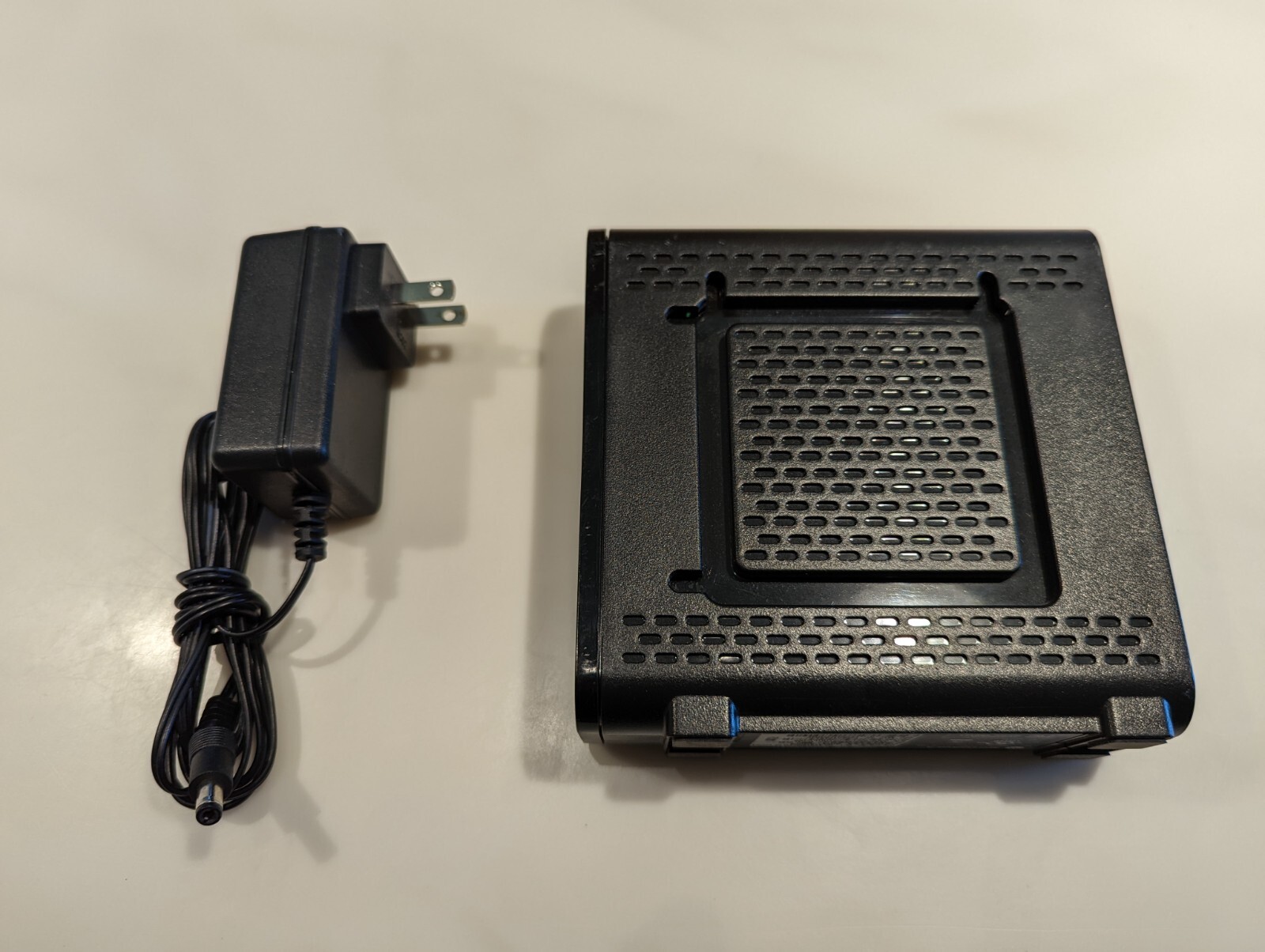 ARRIS SURFboard DOCSIS 3.0 Cable Modem Black SB6121 172 Mbps 