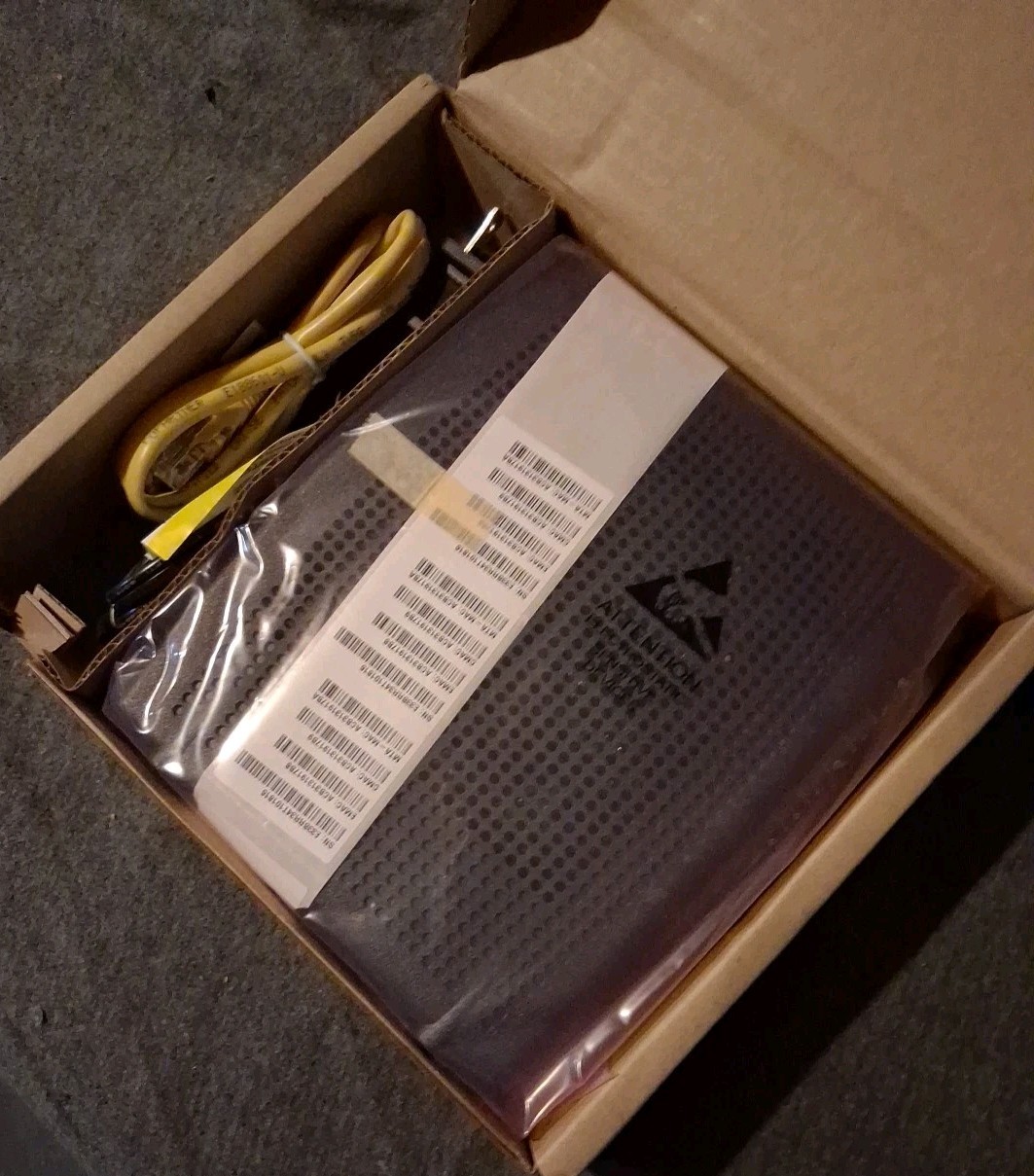 Arris US-Based D 3.0 8×4 Cable Modem 100-240 VAC Model CM820A TC00DLD820 A514