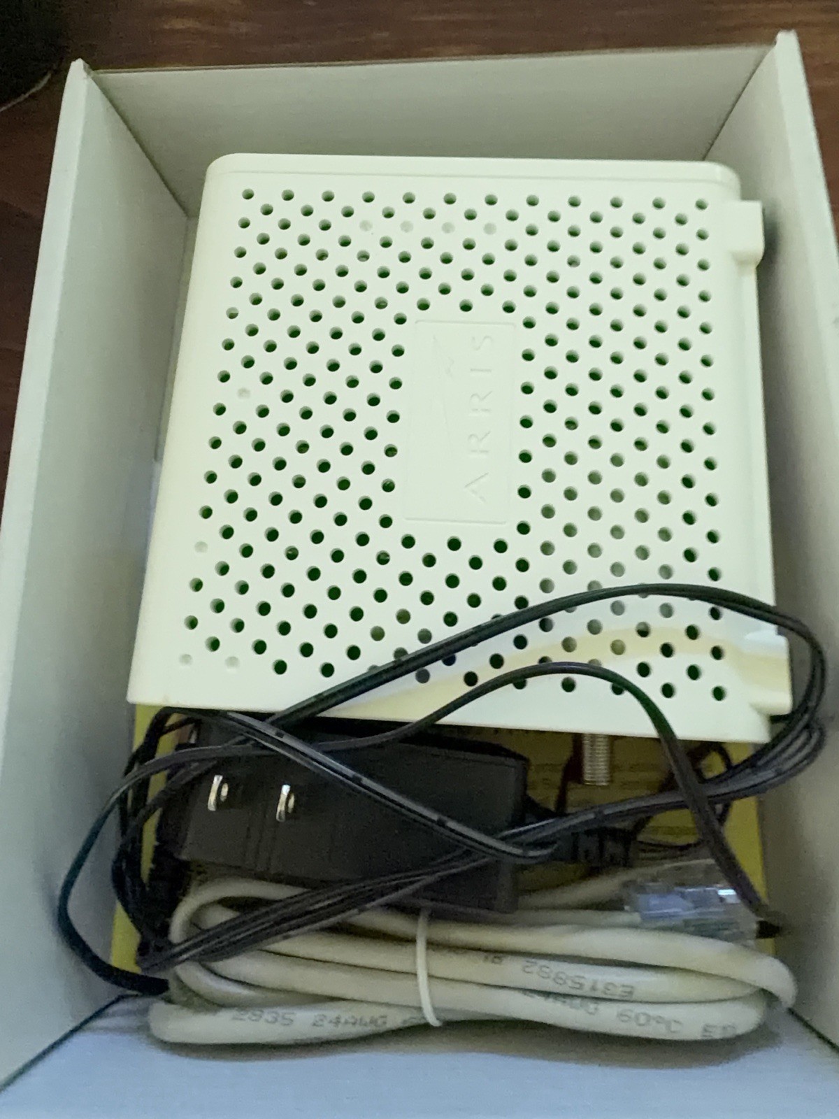 ARRIS SB6183 686 Mbps Cable Modem, White – 59243200300