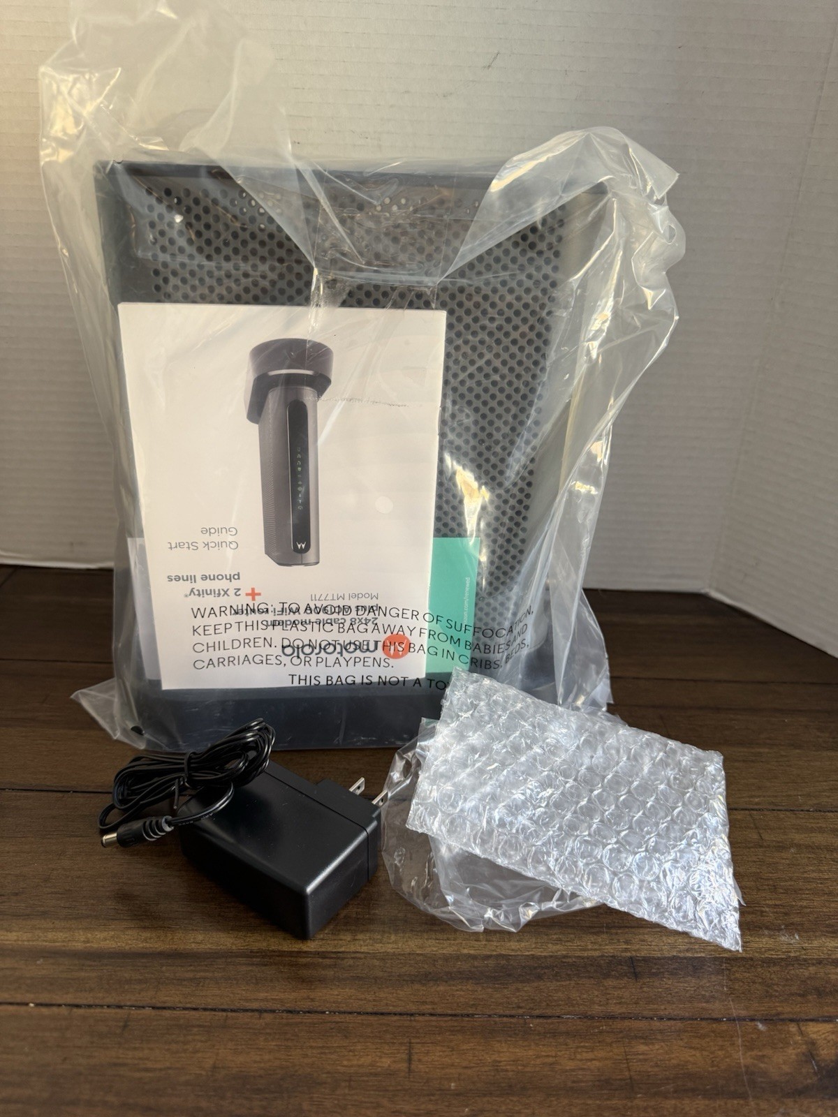 Motorola MT7711 24X8 Cable Modem + AC1900 Dual Band WiFi Gigabit Router + Phone