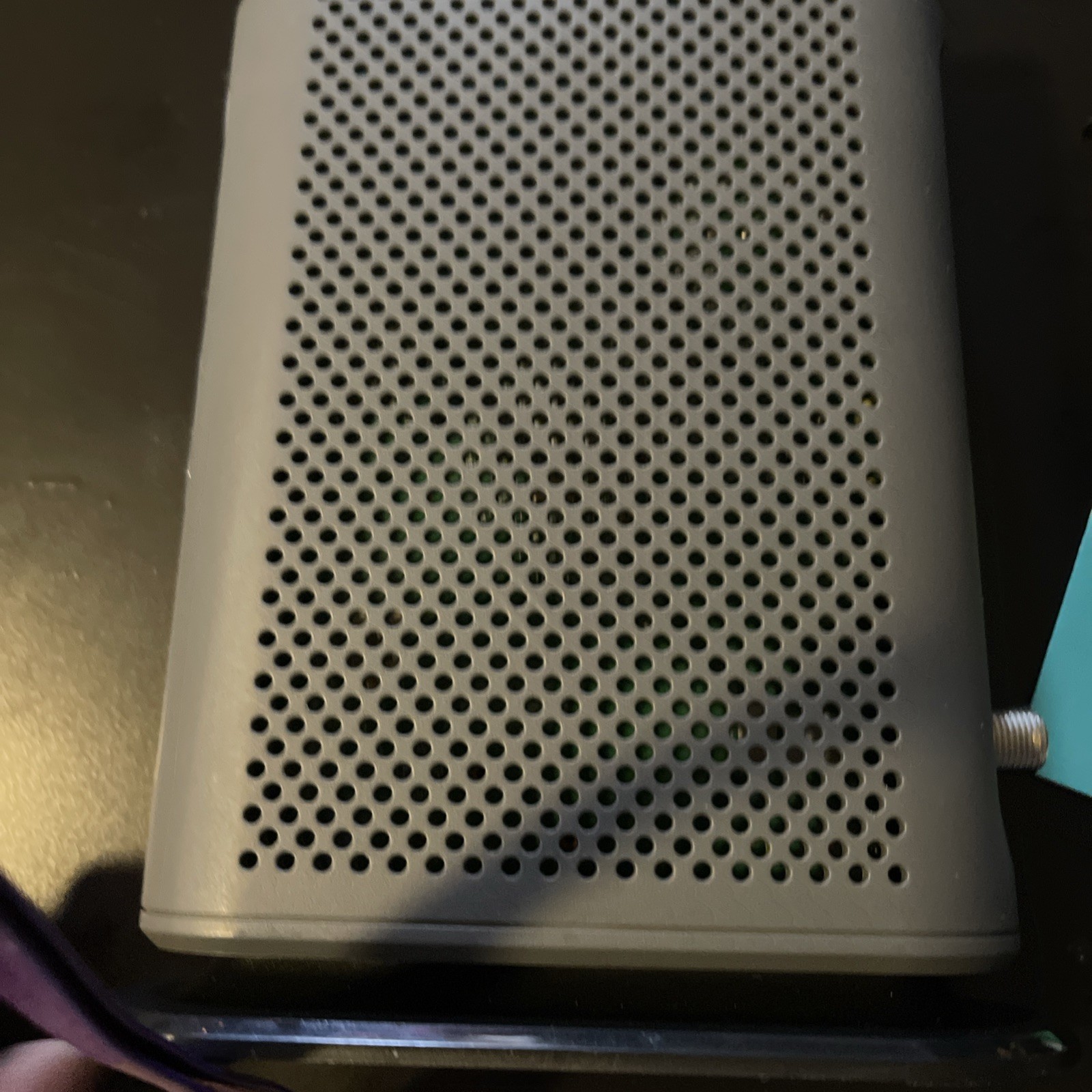 Renewed Motorola 16×4 Cable Modem, Model MB7420, 686 Mbps, DOCSIS 3.0