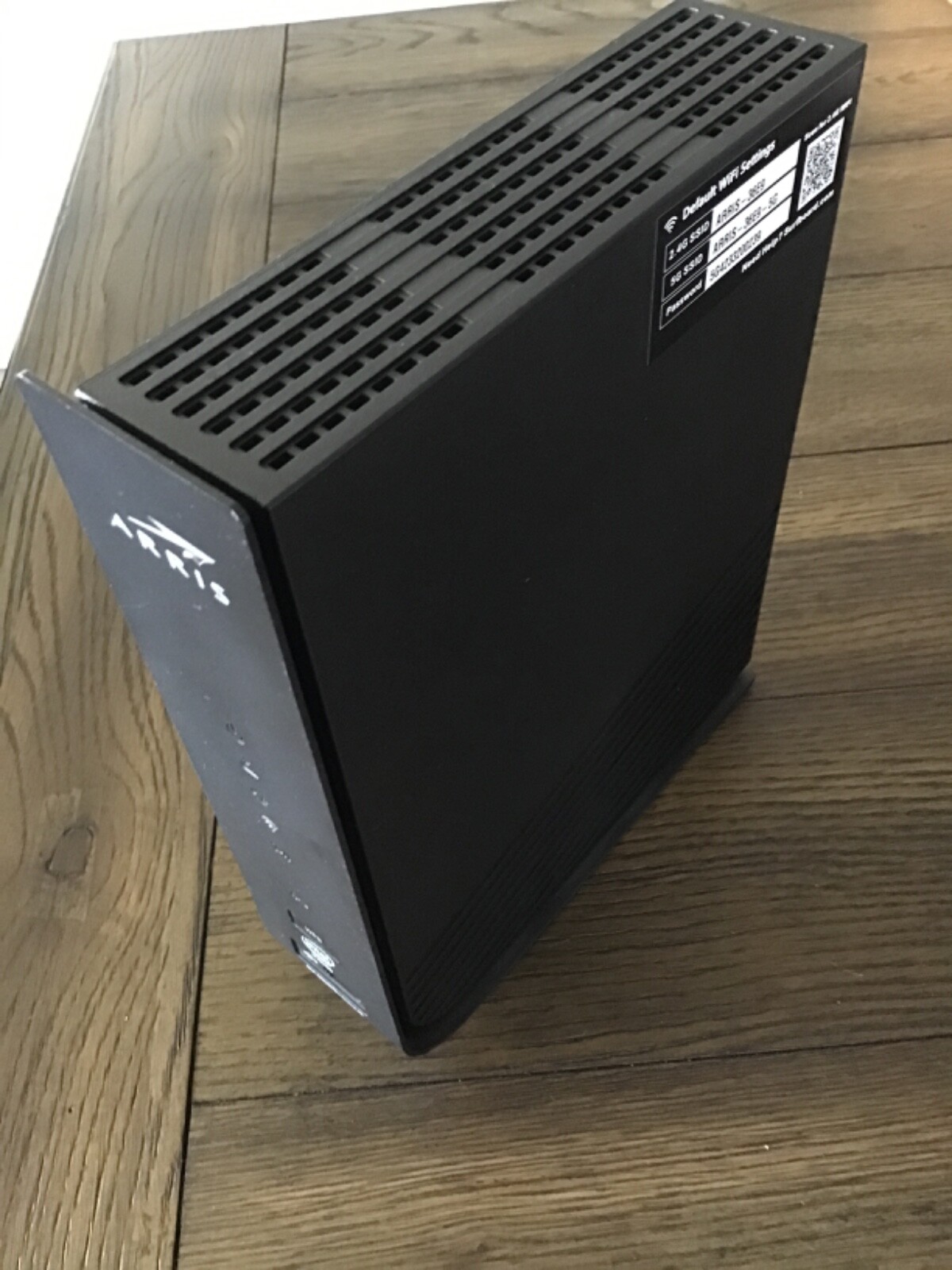 Arris Surfboard SBG7600AC2 DOCSIS 3.0 Cable Modem & AC2350 Dual-Band Wi-Fi