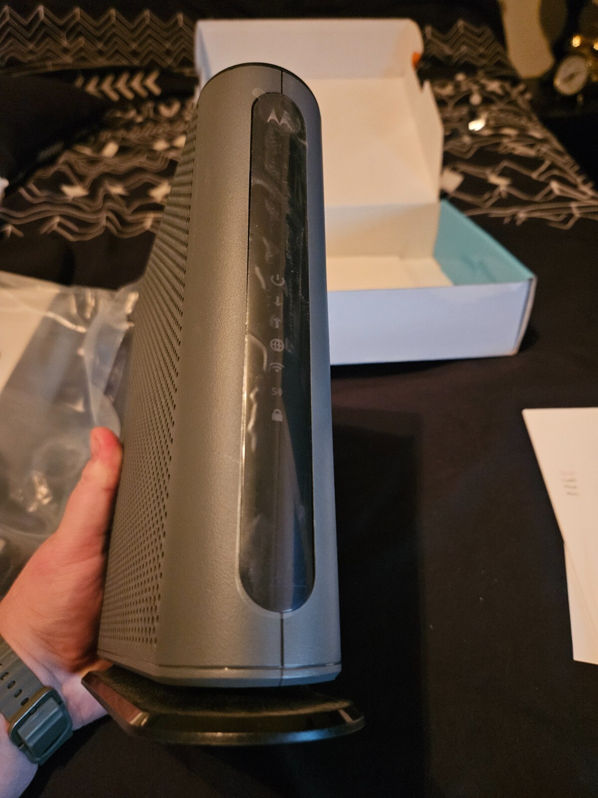 Motorola MG7550 16×4 DOCSIS 3.0 Cable Modem Plus AC1900 WiFi Router NEW OPEN BOX
