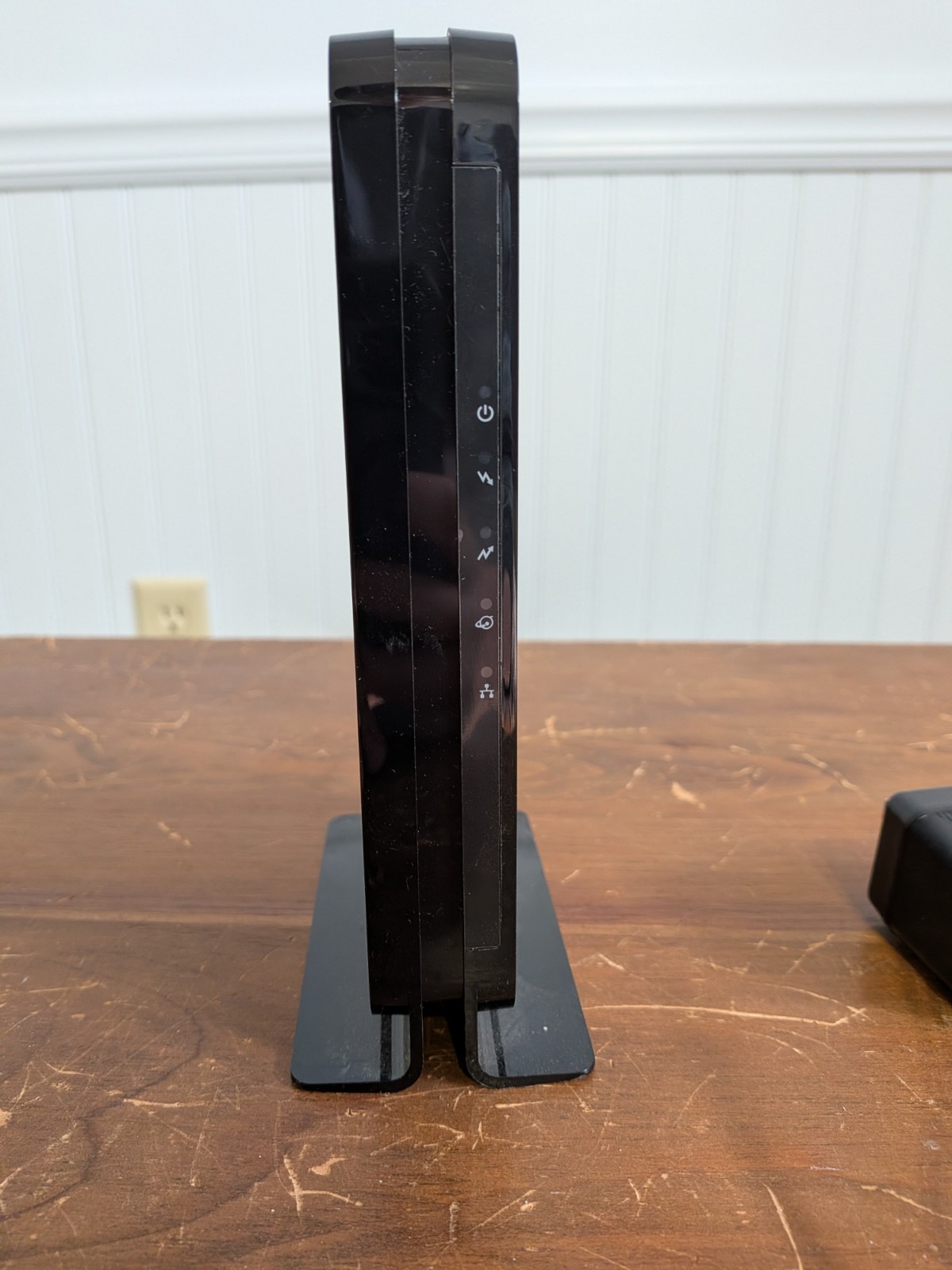 NETGEAR CM500 DOCSIS 3.0 Cable Modem 680 Mbps w/ Power Adapter