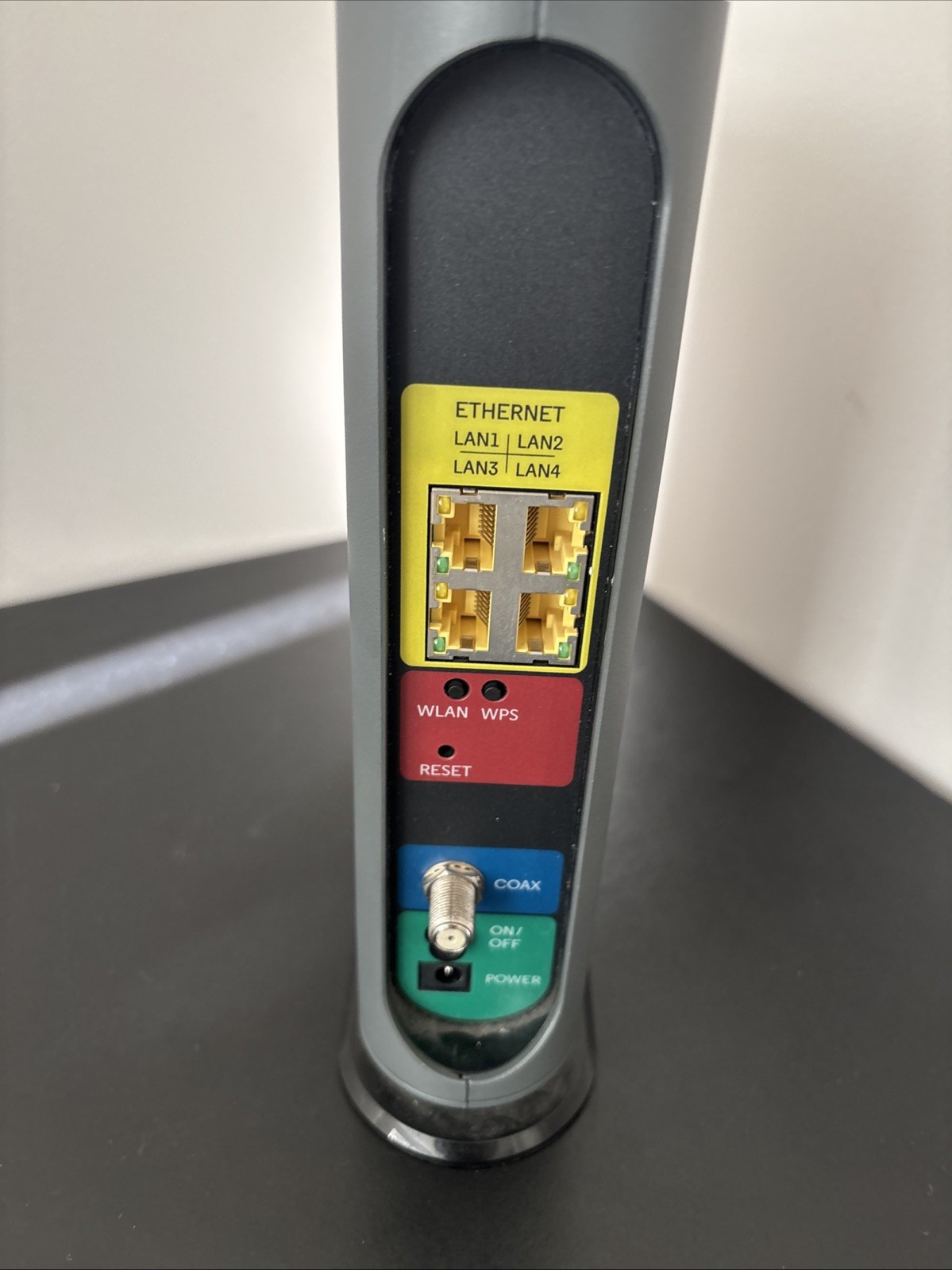 Motorola MG7550 Cable Modem Router, 16×4, 686Mbps, AC1900 PowerBoost No Pwr Cord