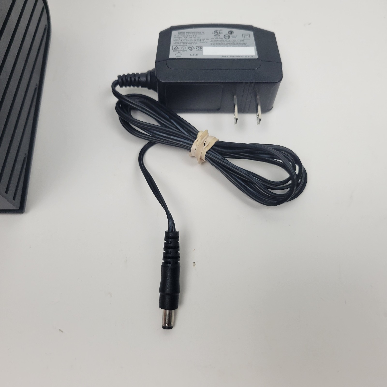 ARRIS CM3200A Gigabit Cable Modem DOCSIS 3.0 TC00DADCM32 w/ Adapter