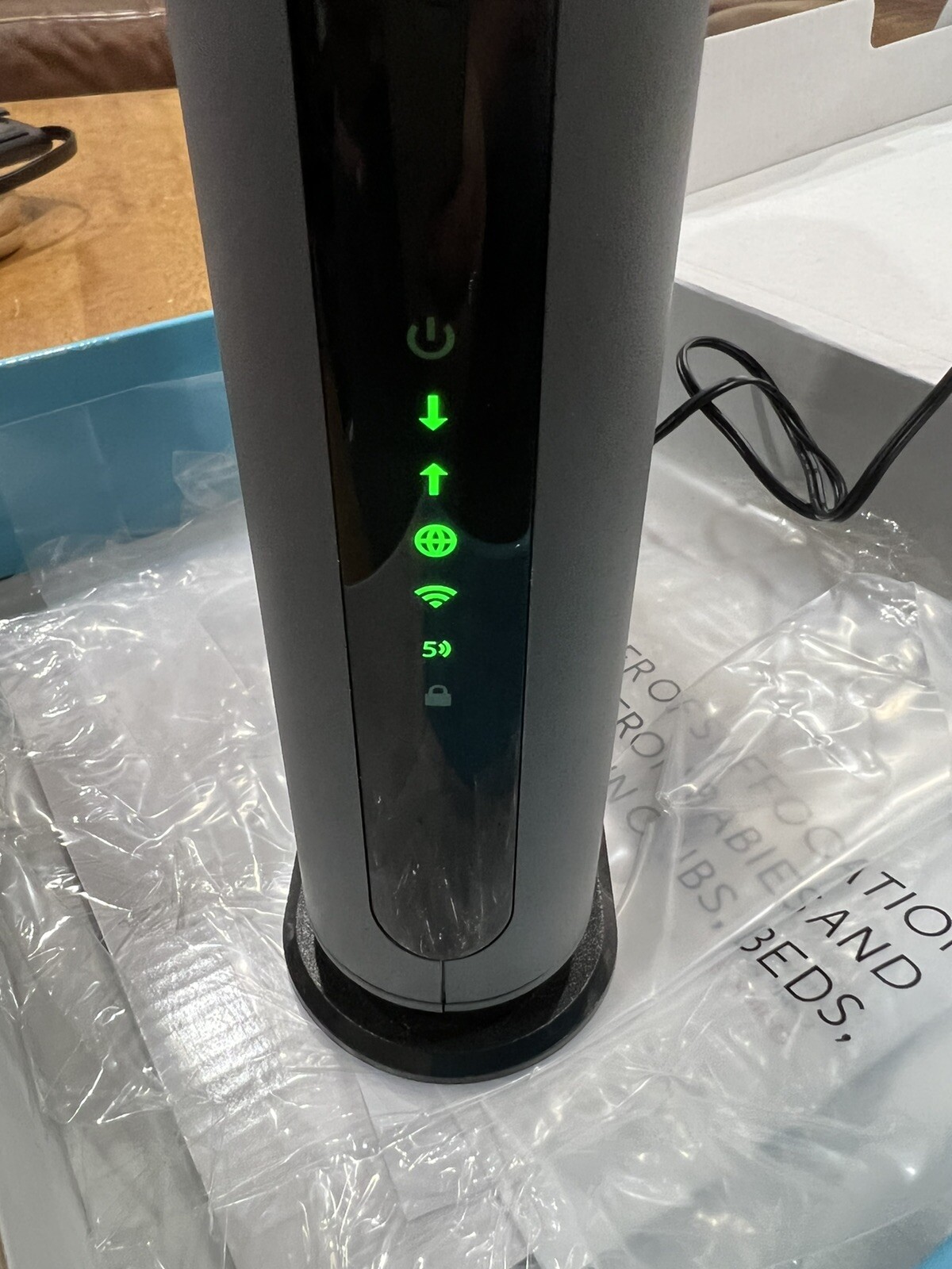 Motorola 16×4 Cable Modem Plus AC1900 Dual Band Wi-Fi Brand