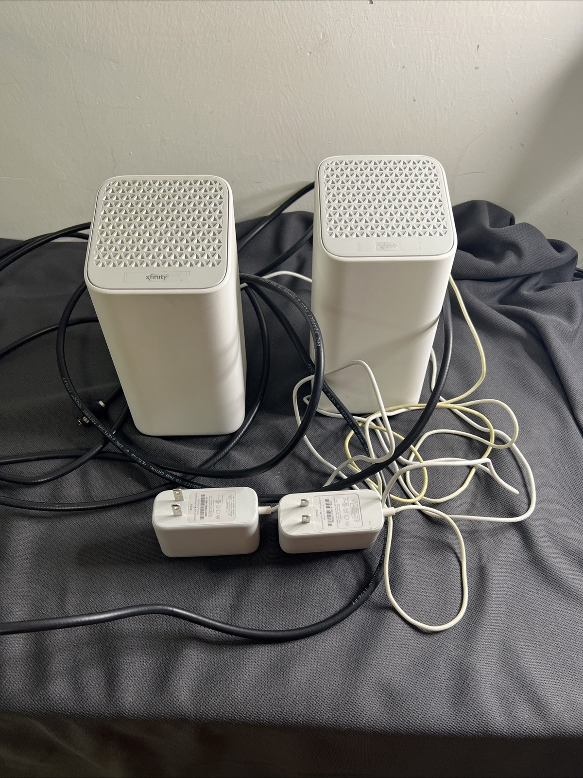 2 PCs Comcast Xfinity XB7-T Modems WiFi Router W OEM Power Adapter and Coax Cab