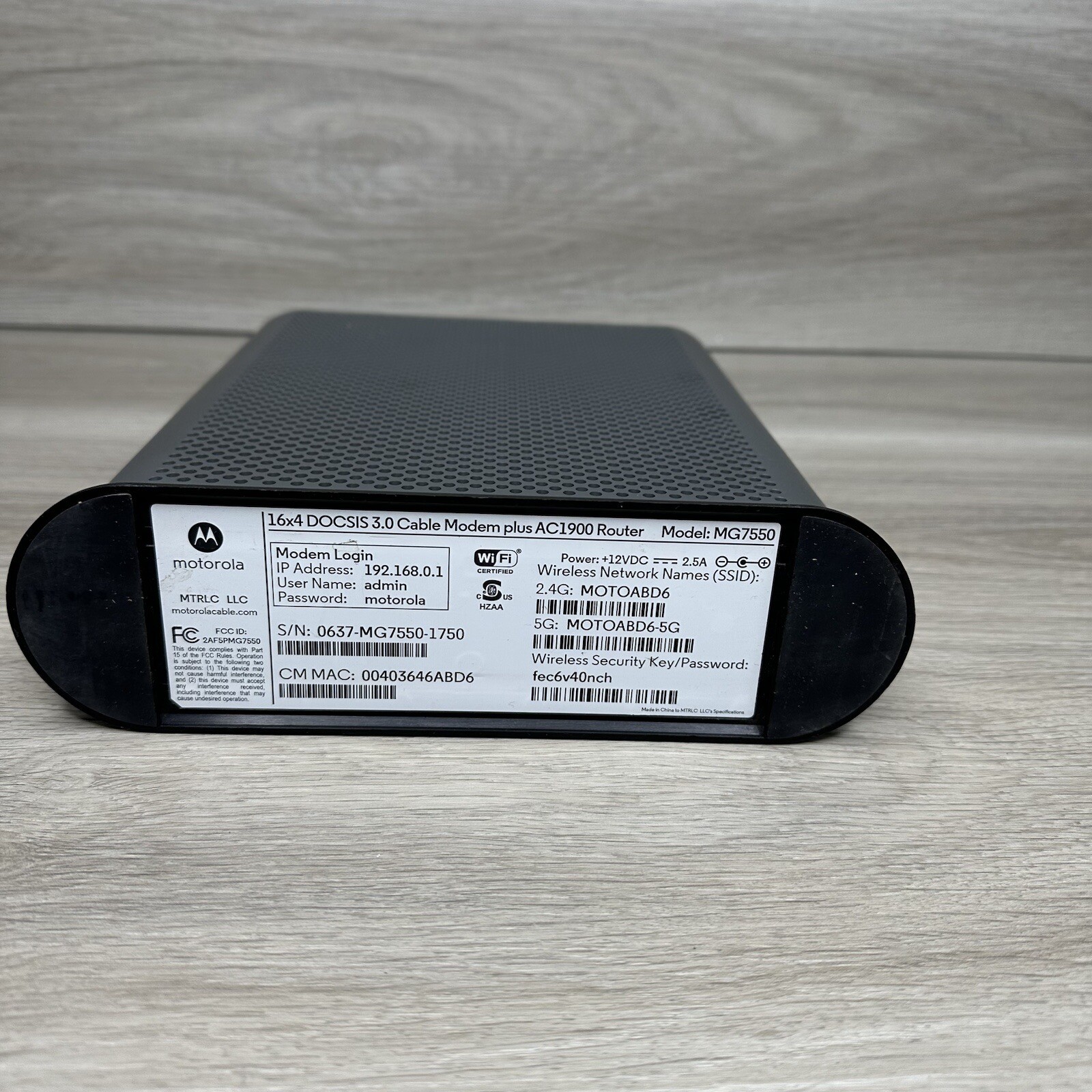 Motorola MG7550 16×4 Cable Modem Plus AC1900 Wi-Fi Router 2.4G/5G