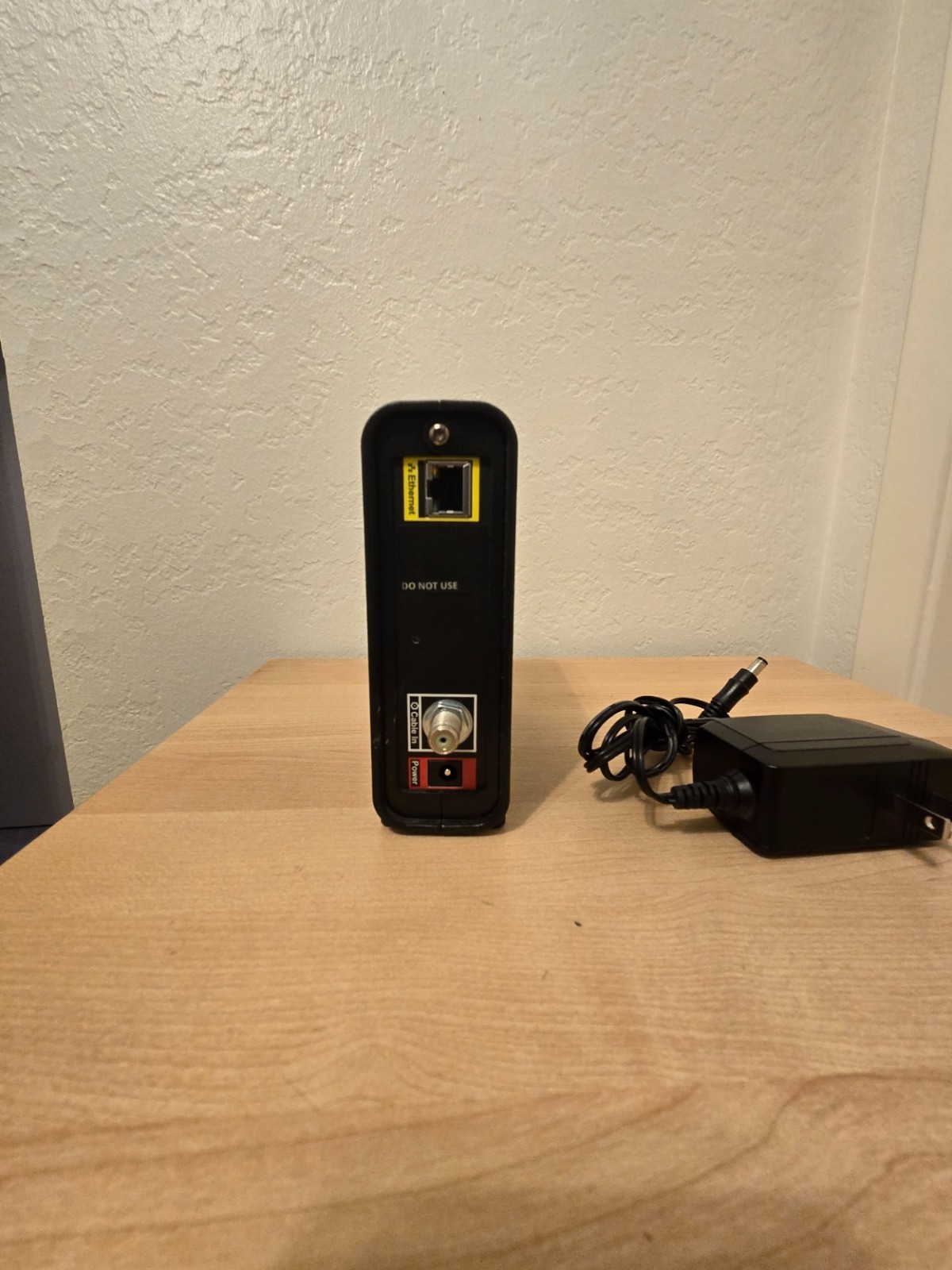ARRIS Touchstone CM8200A DOCSIS 3.1 Ultra Fast Cable Modem Black w Power Adapter