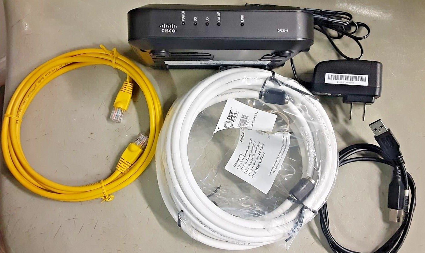 CISCO Gently Used DPC3010 Cable Modem w/ Power Supply/Ethernet/USB/Coax Cables