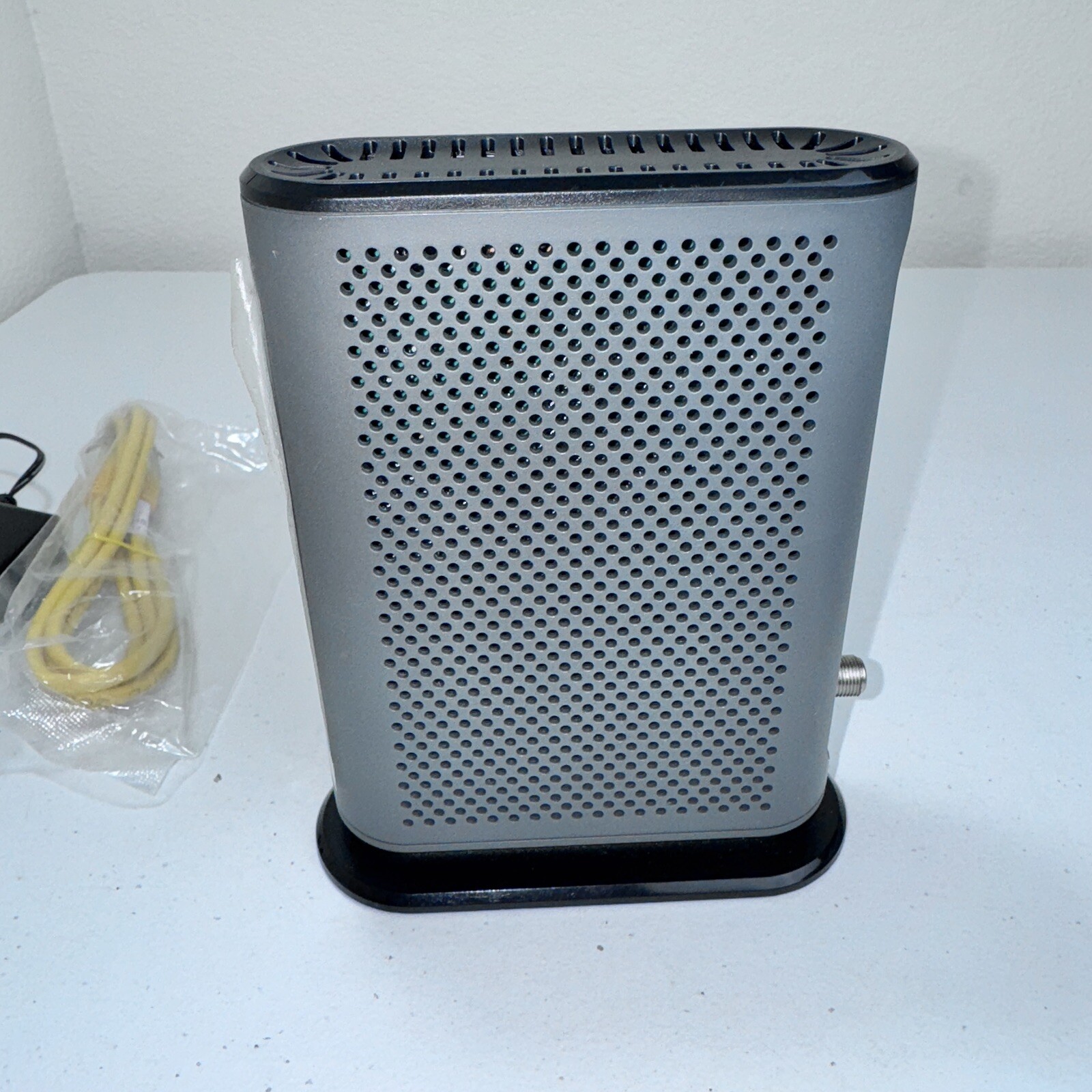 Motorola MB7420 16×4 D3.0 cable modem w/ Ethernet Cable Missing Power Supply