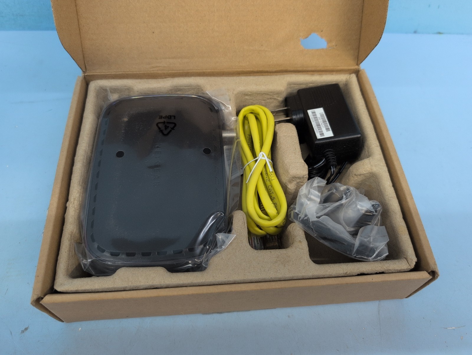 NETGEAR CM400 DOCSIS 3.0 High Speed Cable Modem 340Mbps 8×4 Channel Bonding