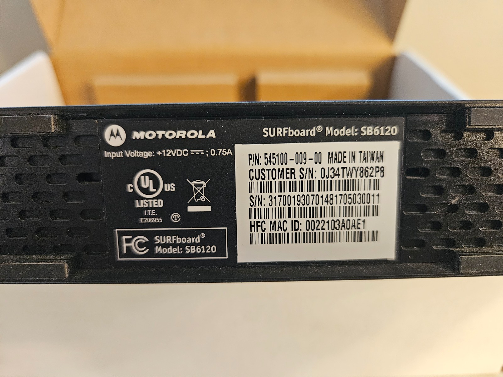 Motorola SURFboard eXtreme DOCSIS 3.0 cable modem model SB6120 in original box!