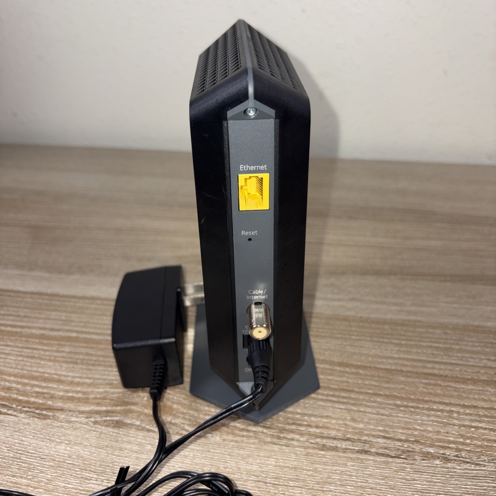 NETGEAR CM700 (32×8) DOCSIS 3.0 Gigabit Cable Modem. Charter & more (CM700)