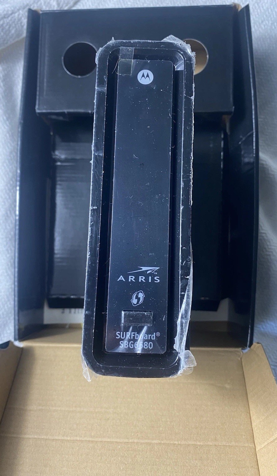 ARRIS Motorola SURFboard SBG6580 Modem & Wi-Fi Router N300 Dual Band w/ Adapter