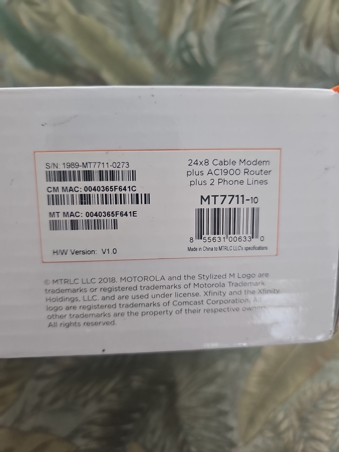 Motorola MT7711 24X8 Cable Modem and AC1900 Dual Band Wi-Fi Gigabit Router (12)