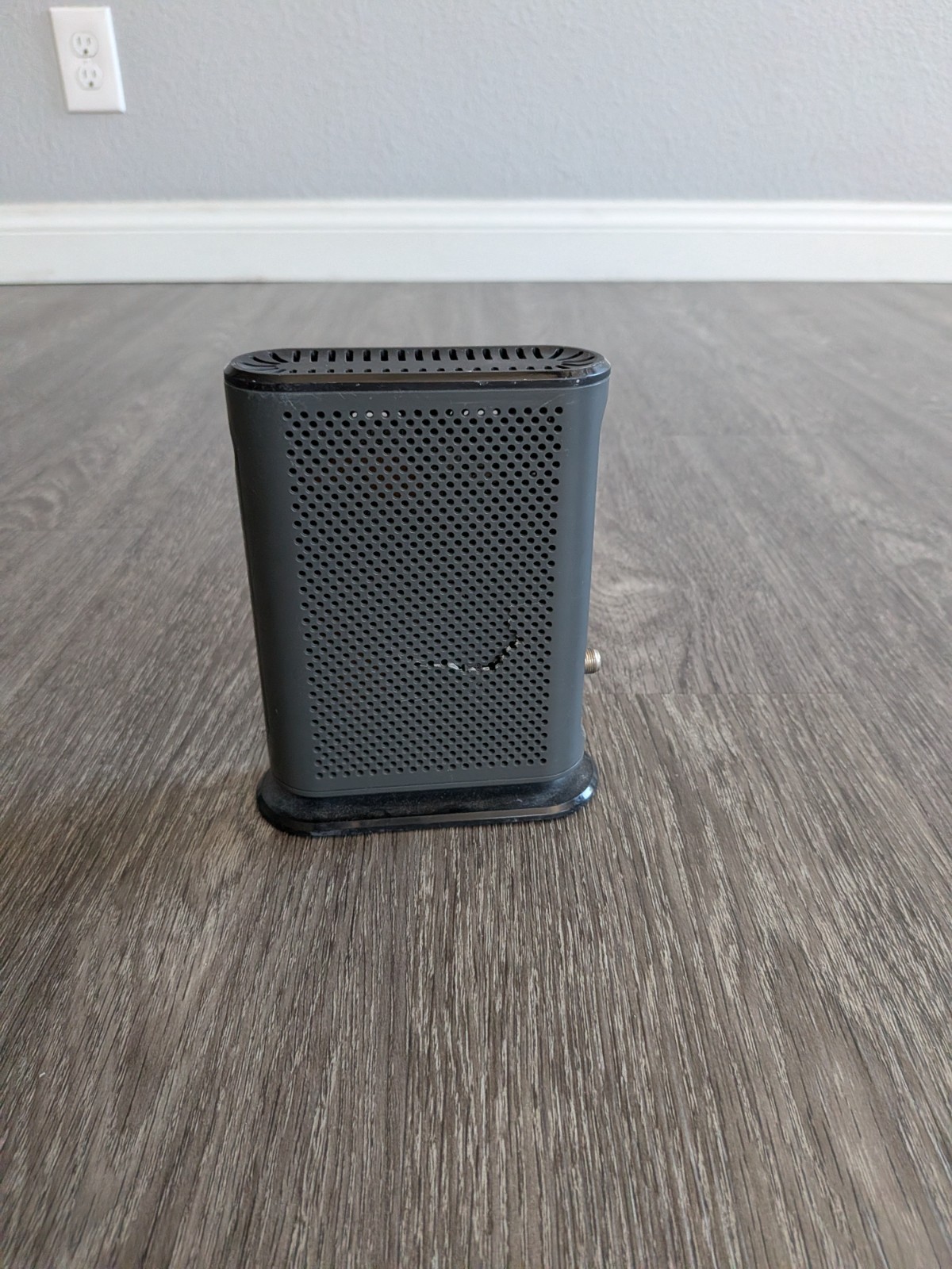 MOTOROLA MB7220 8×4 Cable Modem 343 Mbps DOCSIS 3.0