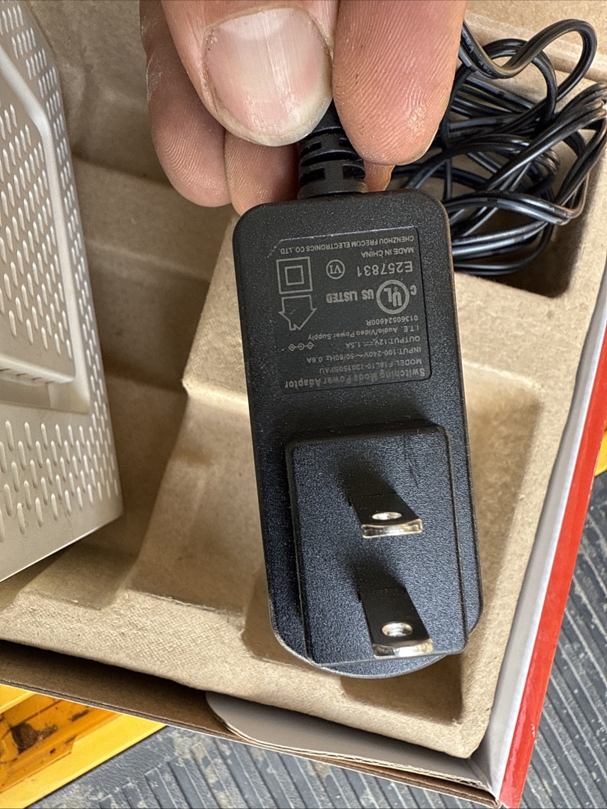 ARRIS (SB8200) – Cable Modem – Fast DOCSIS 3.1 32×8 Gigabit WiFi