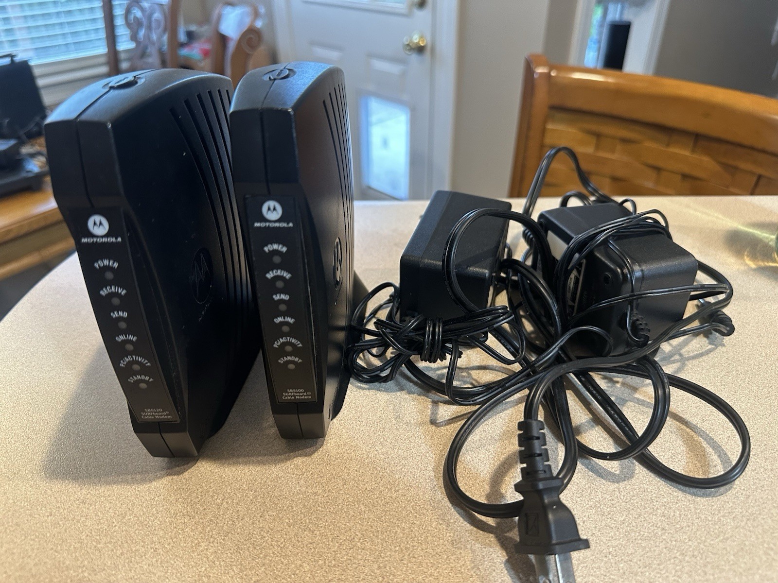 2 x Motorola SURFboard Cable Modems Router SB5100 & SB5120 With Power Adapters