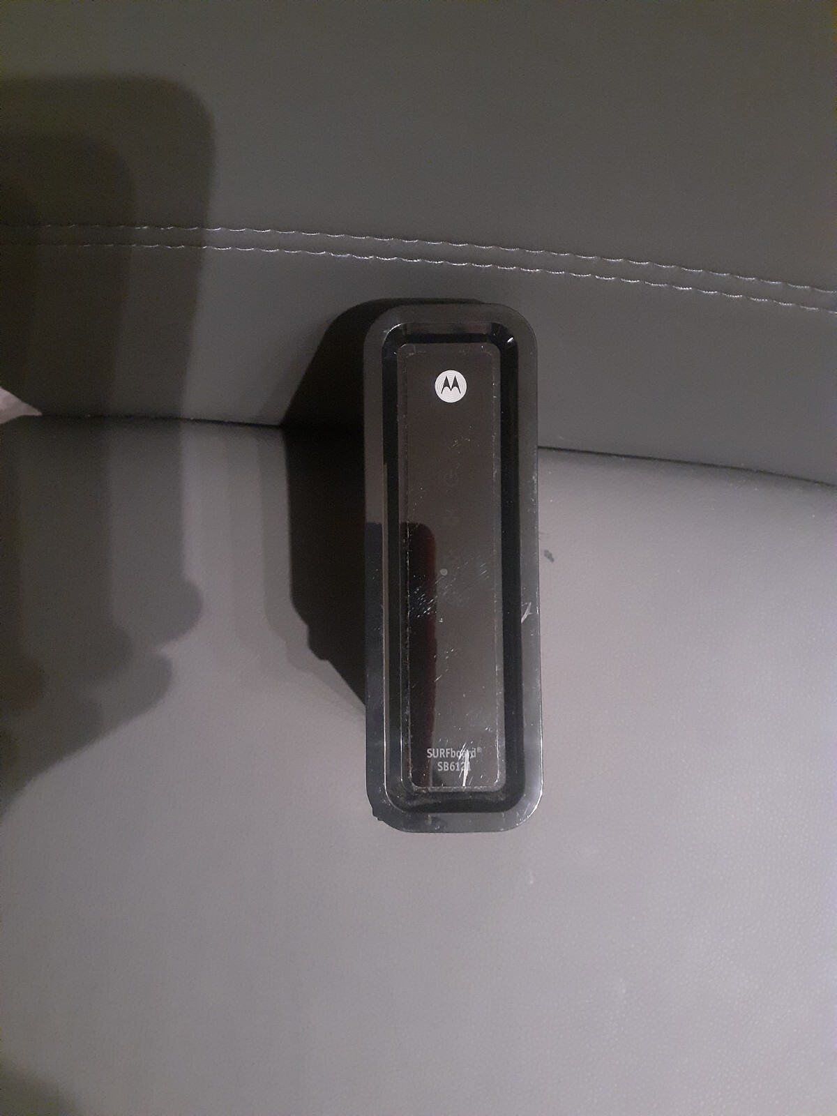 Motorola SURF Board (r) eXtreme cable Modem of model:SB6121 12v DC 0 75A