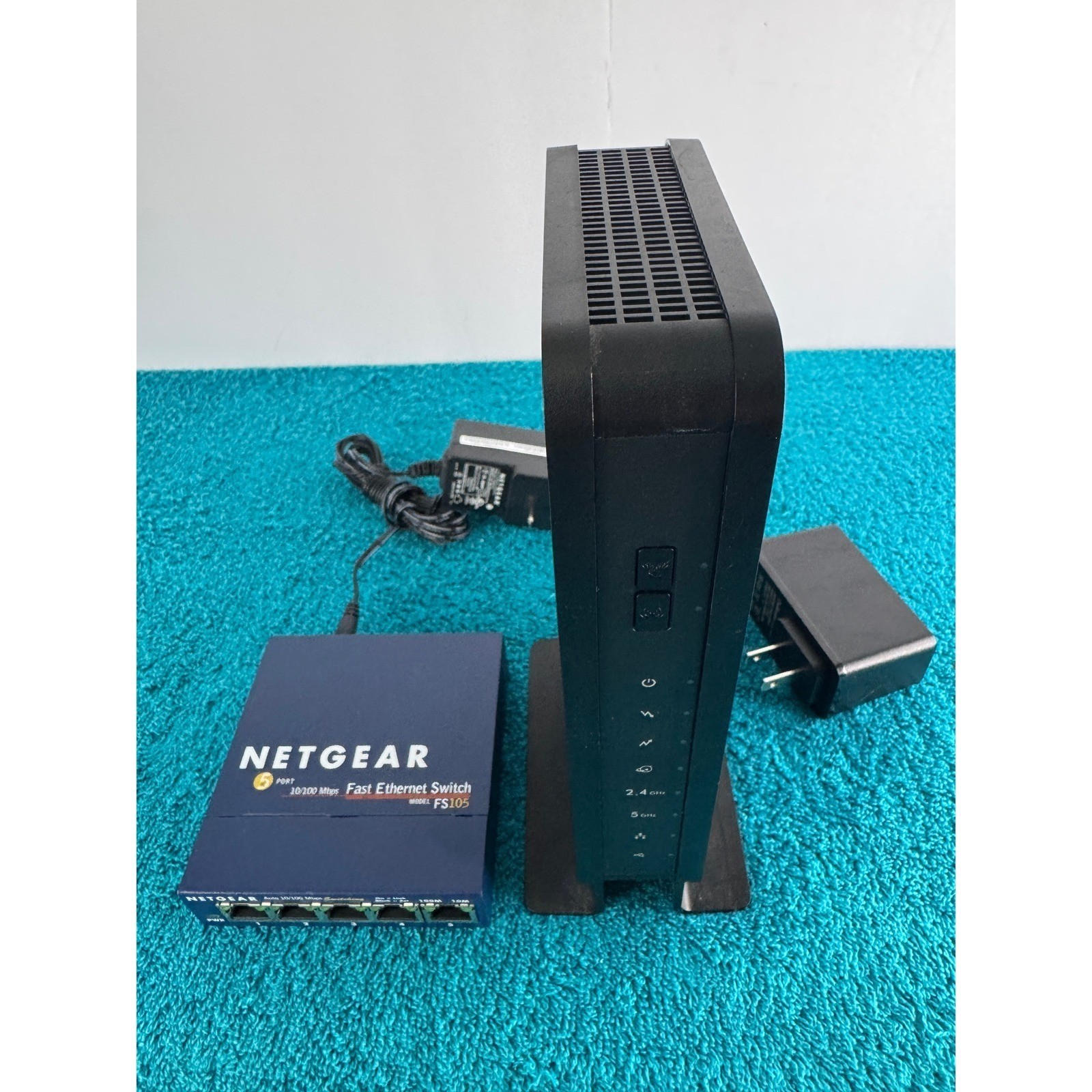 NETGEAR N600 WiFi DOCSIS 3.0 Modem Router with 5 Port Ethernet Switch Bundle