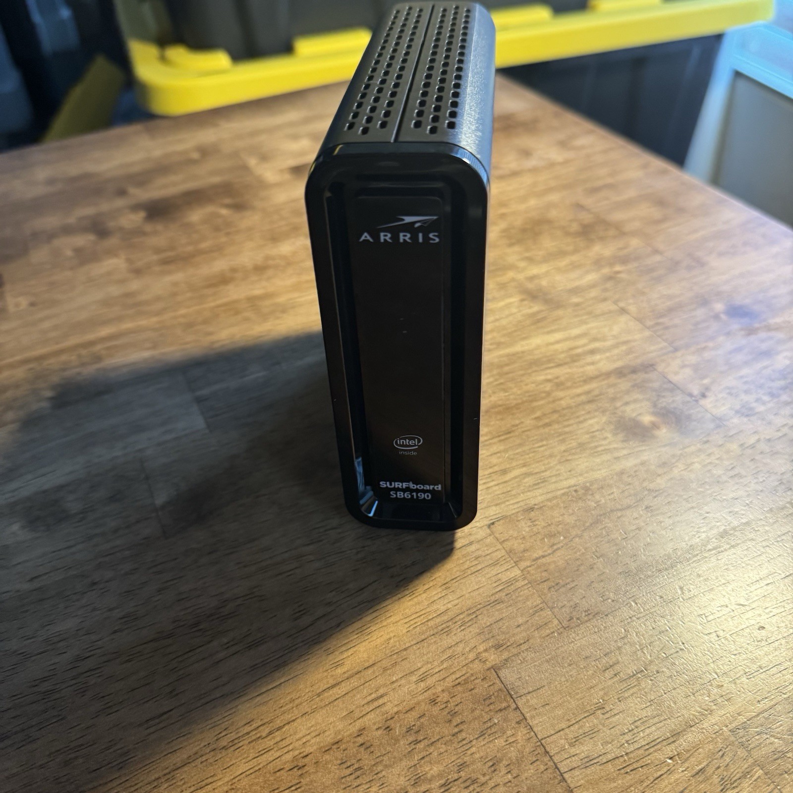 Arris SURFboard SB6190 SB00DXD6190 Gigabit Port DOCSIS 3.0