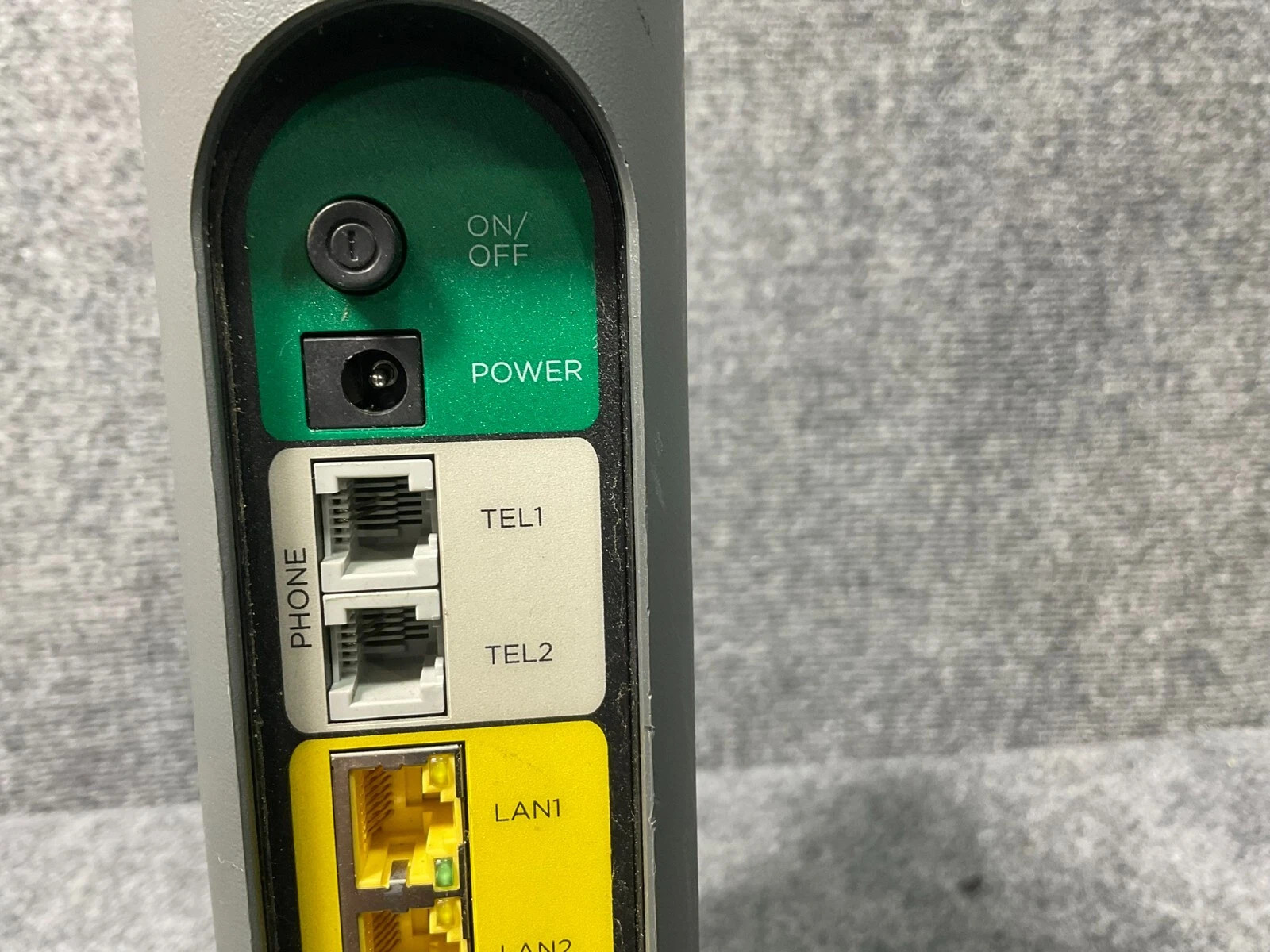 Motorola MT7711 24×8 Cable Modem AC1900 Dual Band WiFi Gigabit Router Used