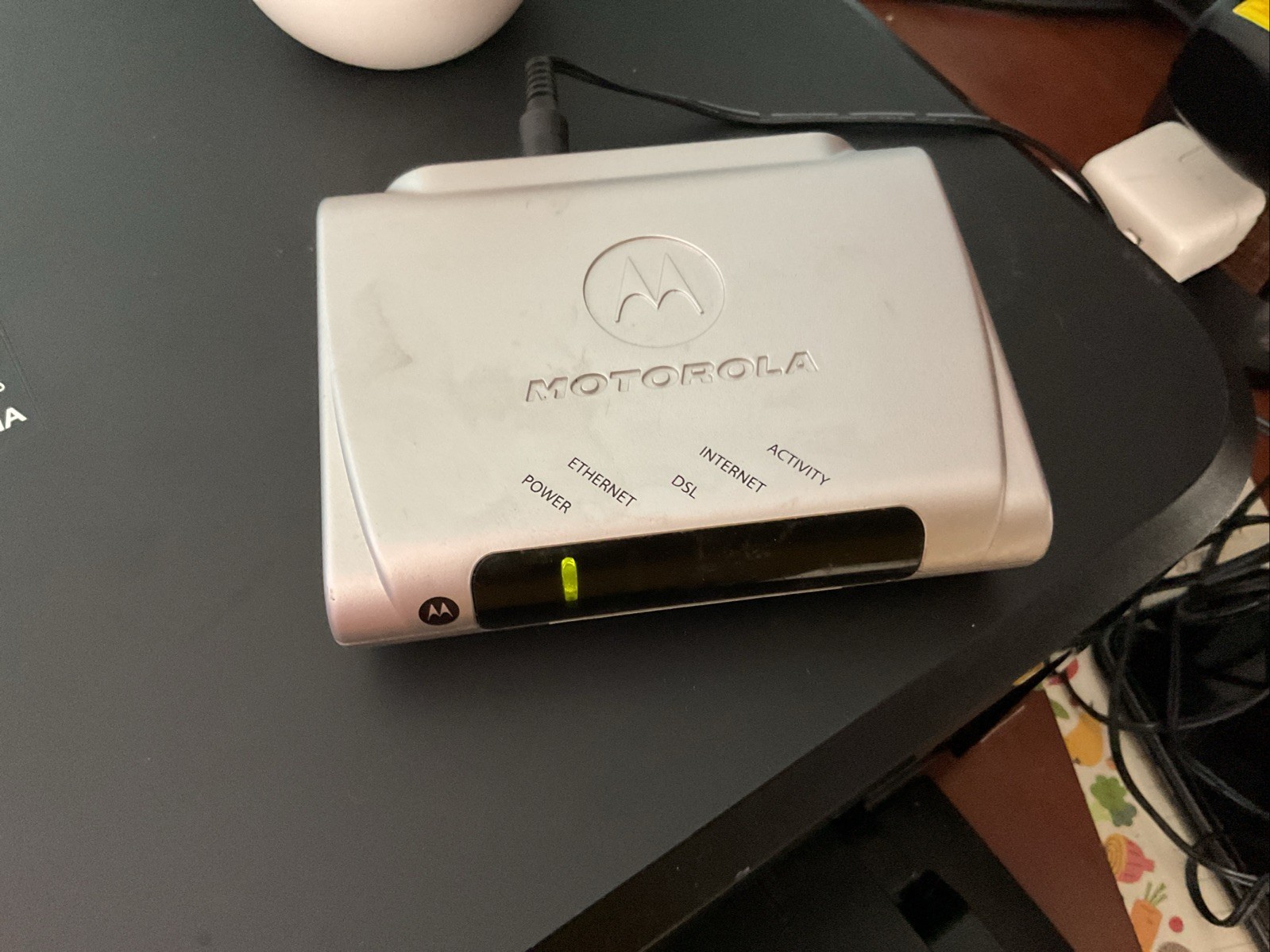 MOTOROLA HIGH SPEED INTERNET DSL MODEM WITH POWER CORD 2210-02-1006