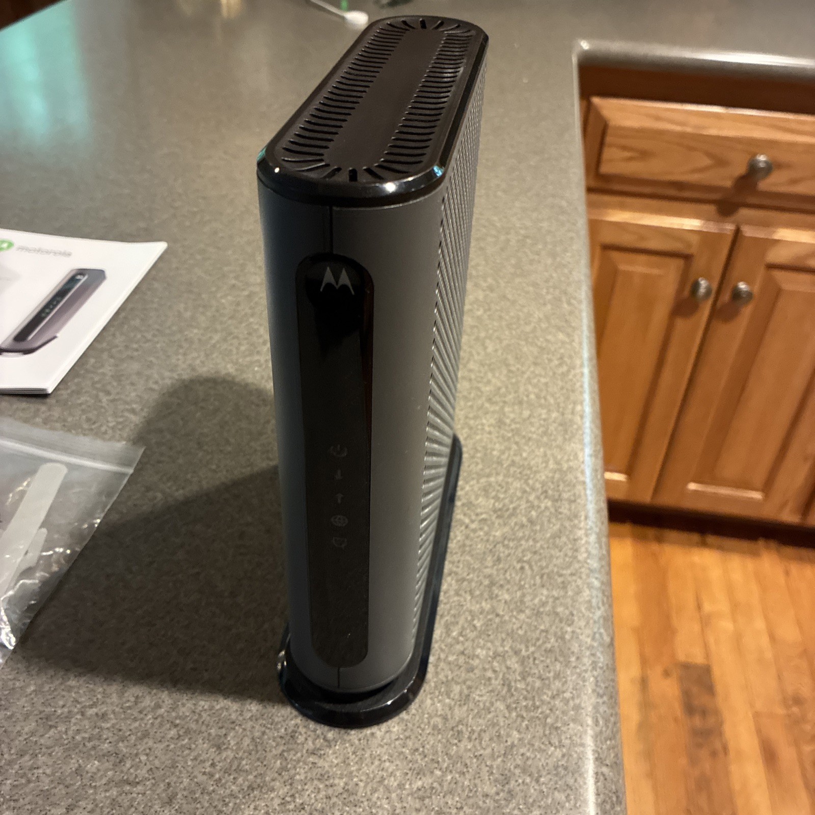 Motorola Cable Modem 24×8 Model MB7621 DOCSSIS 3.0 1,000+Mbps Open Box