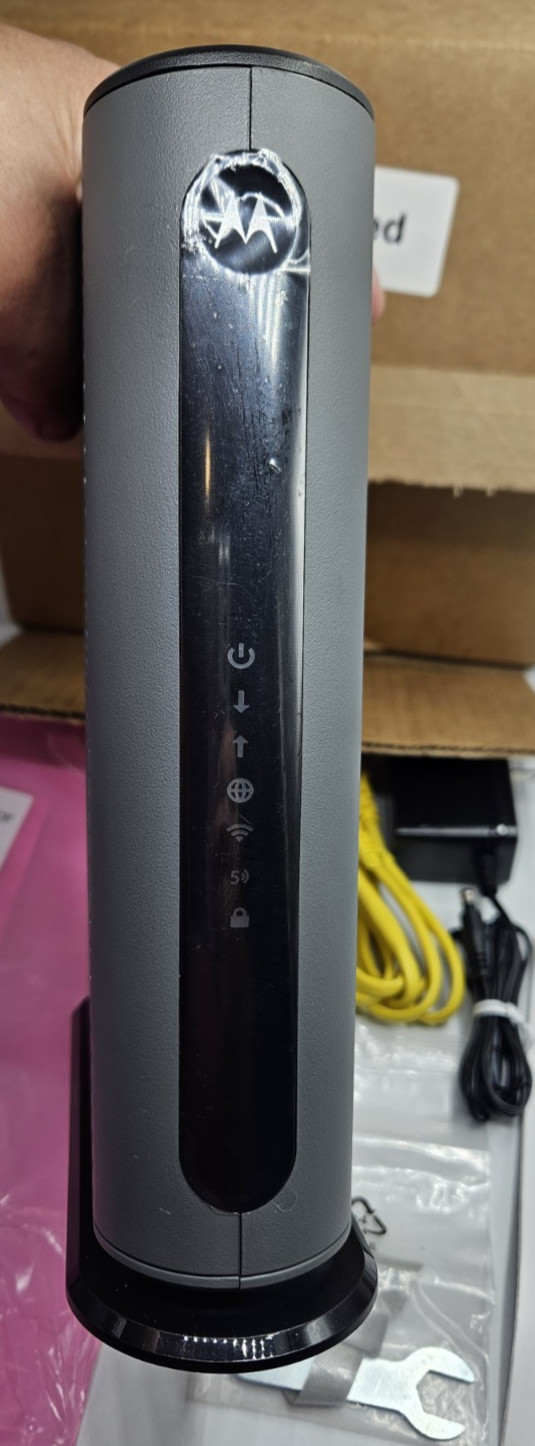 Motorola MG7540-10R (Refurbished) 16×4 686Mbps Cable Modem + AC1600 DOCSIS 3.0