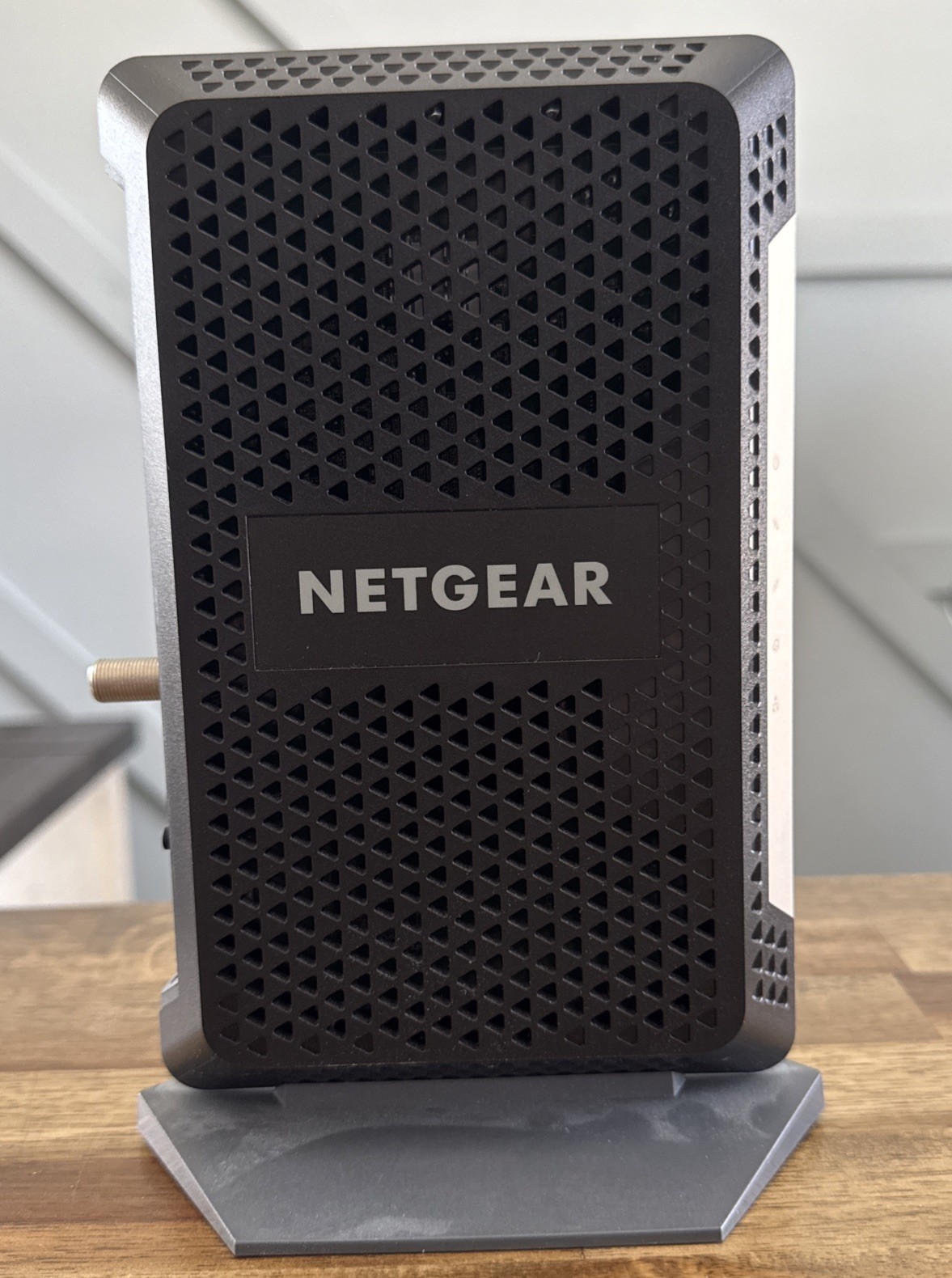 NETGEAR Cable Modem DOCSIS 3.1 (CM1000) Gigabit Modem, Compatible with All ISPs