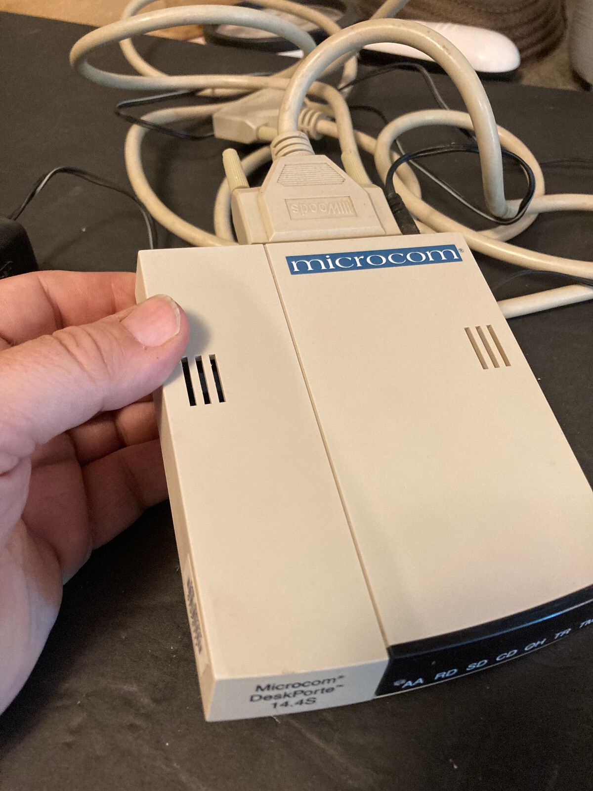 Microcom DeskPorte 14.4S 14,400 bps Data/Fax Modem Serial Printer port modem