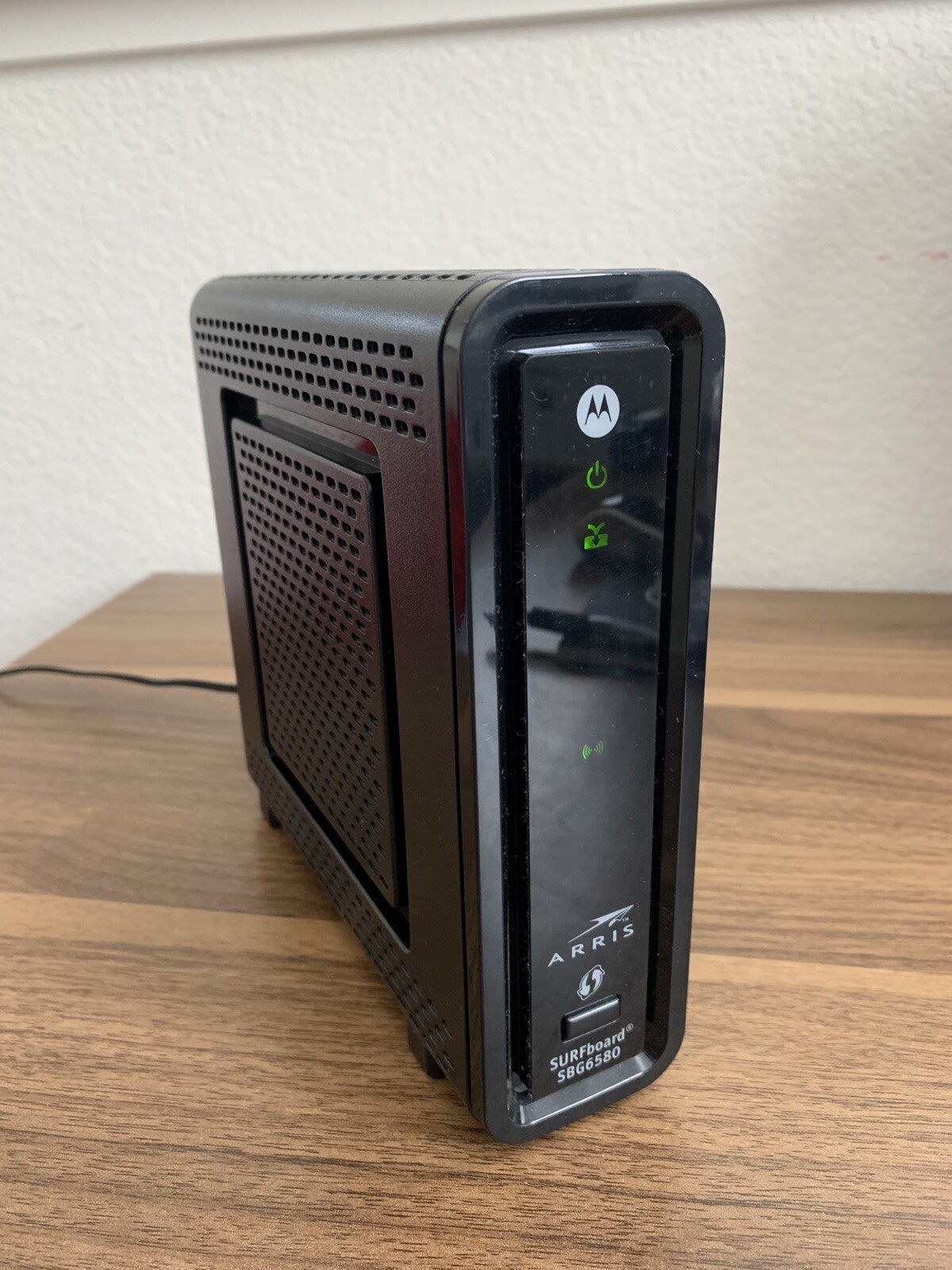 Motorola Arris SURFboard SBG6580 DOCSIS 3.0 Cable Modem Wifi