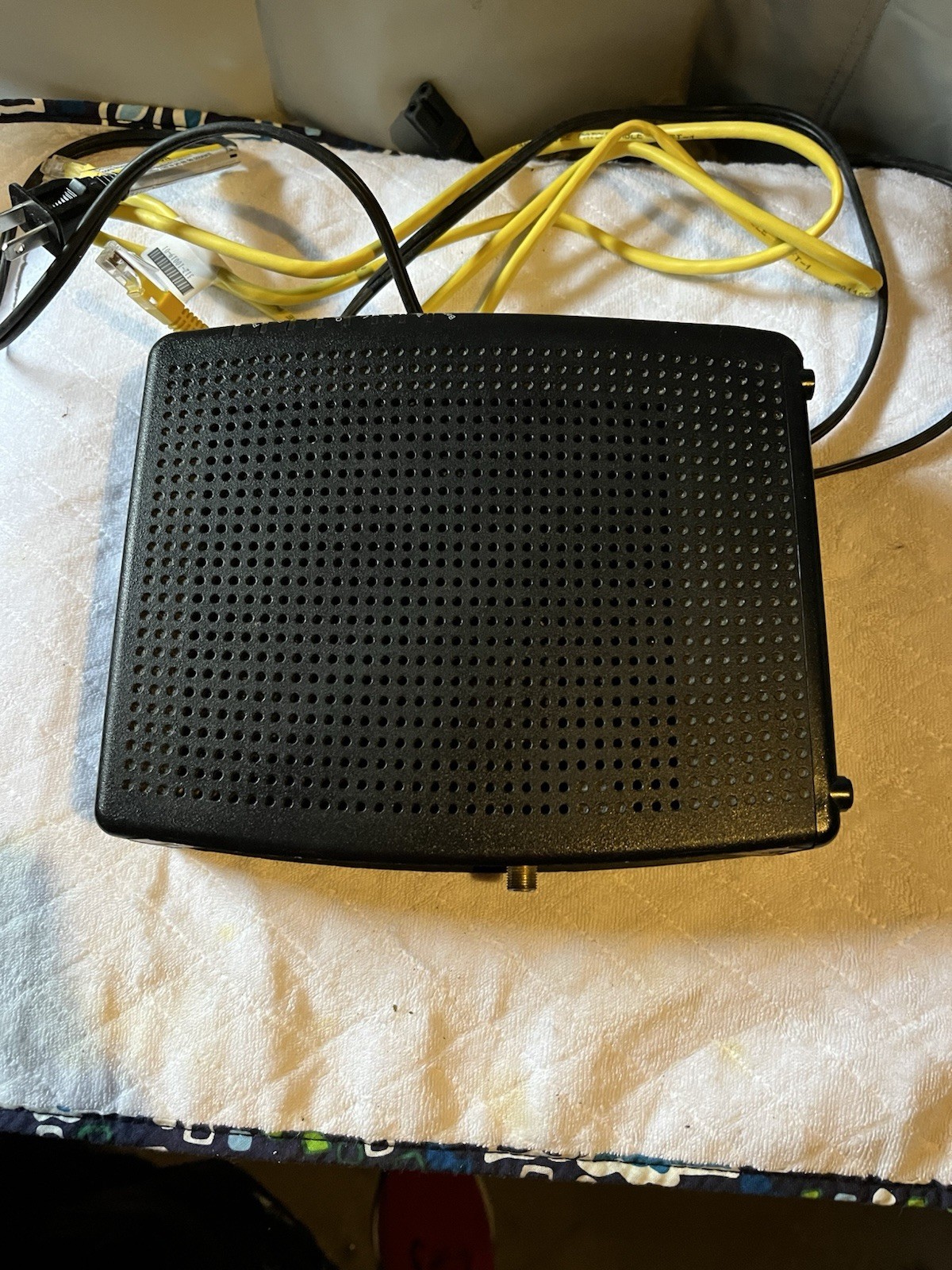 ( 1 ) Arris TM822 Touchstone Docsis 3.0 8 x 4 Ultra High Speed Telephony Modem