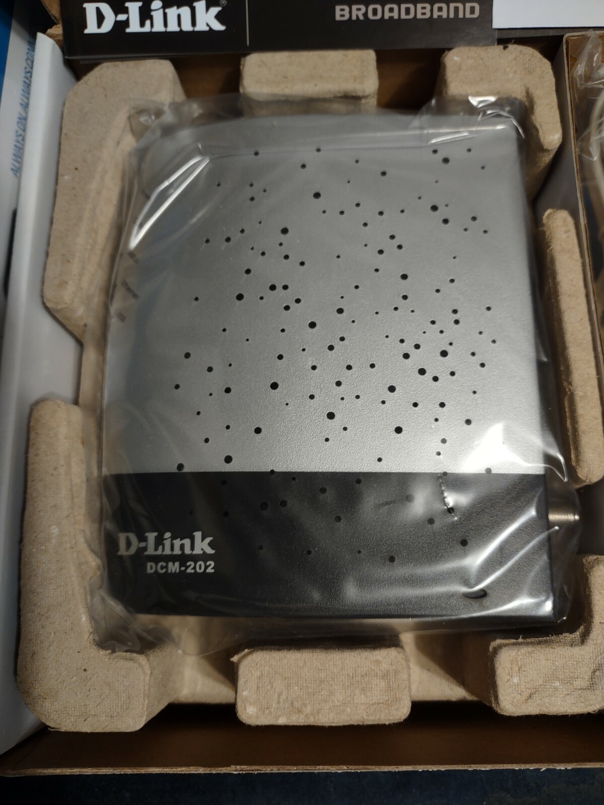 D-Link DCM-202 DOCSIS 2.0 USB Broadband Ethernet Cable Modem New in Box nos