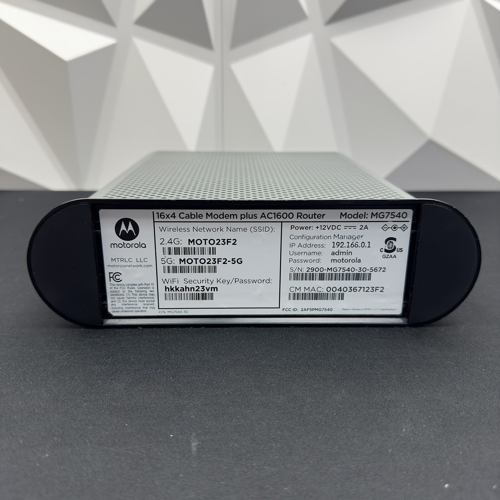 Motorola MG7540 DOCSIS 3.0, 16×4 Cable Modem WIFI Router 2.4G / 5G