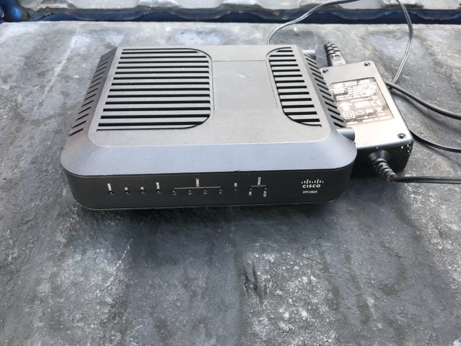 Cisco DPC3825 4 Port DOCSIS 3.0 Gateway LAN Wireless Modem Router w/ Adapter