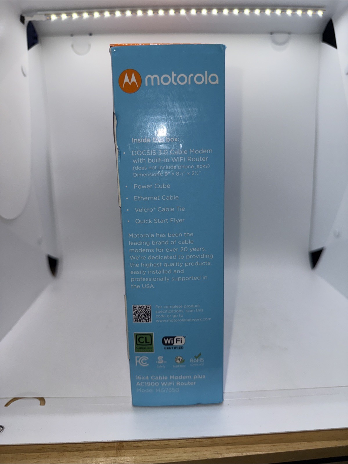 MOTOROLA MG7550-30 AC1900 WIFI ROUTER 16X4 CABLE MODEM PLUS ROUTER