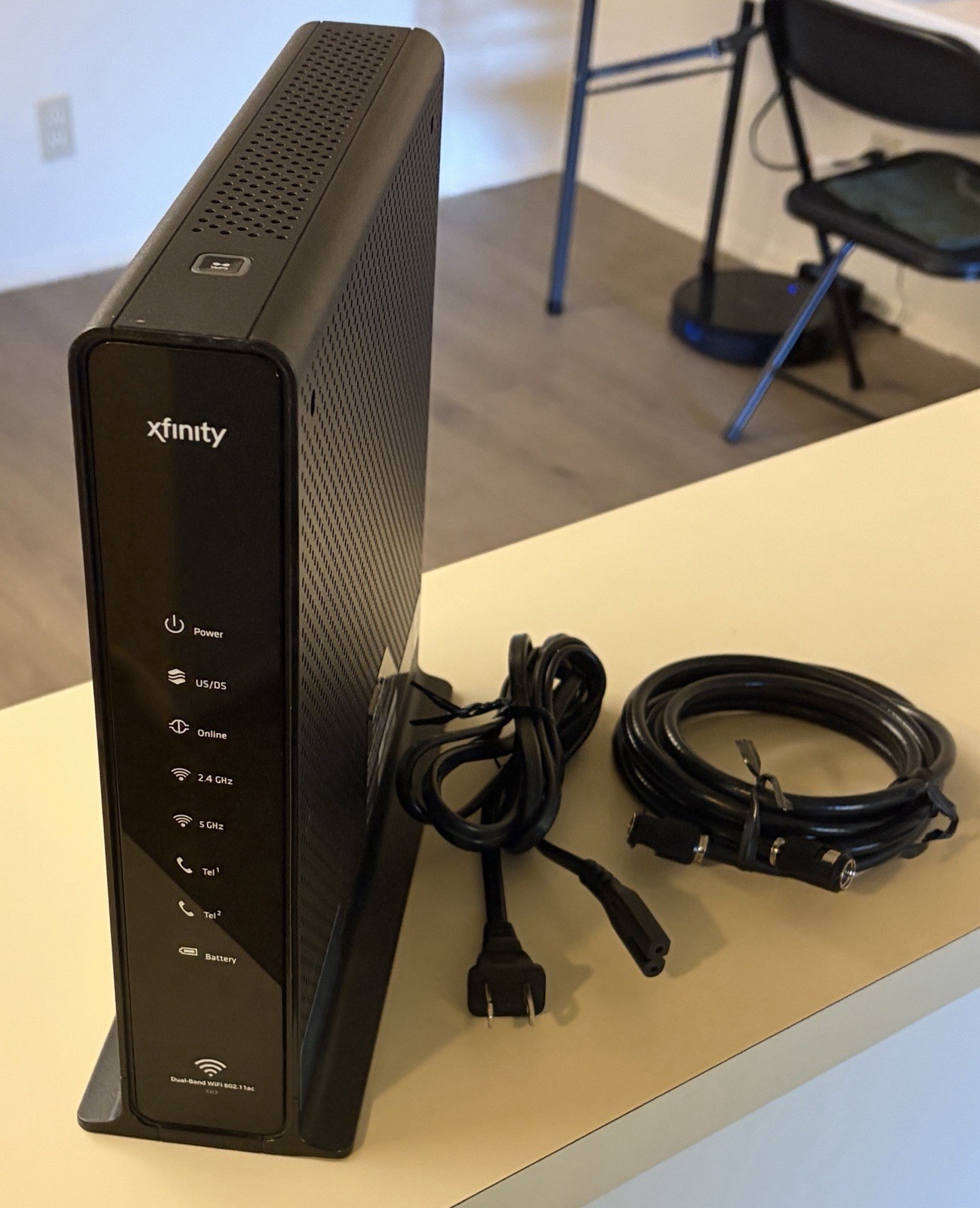 Arris TG1682P Wireless Router Cable Modem Wi-Fi
