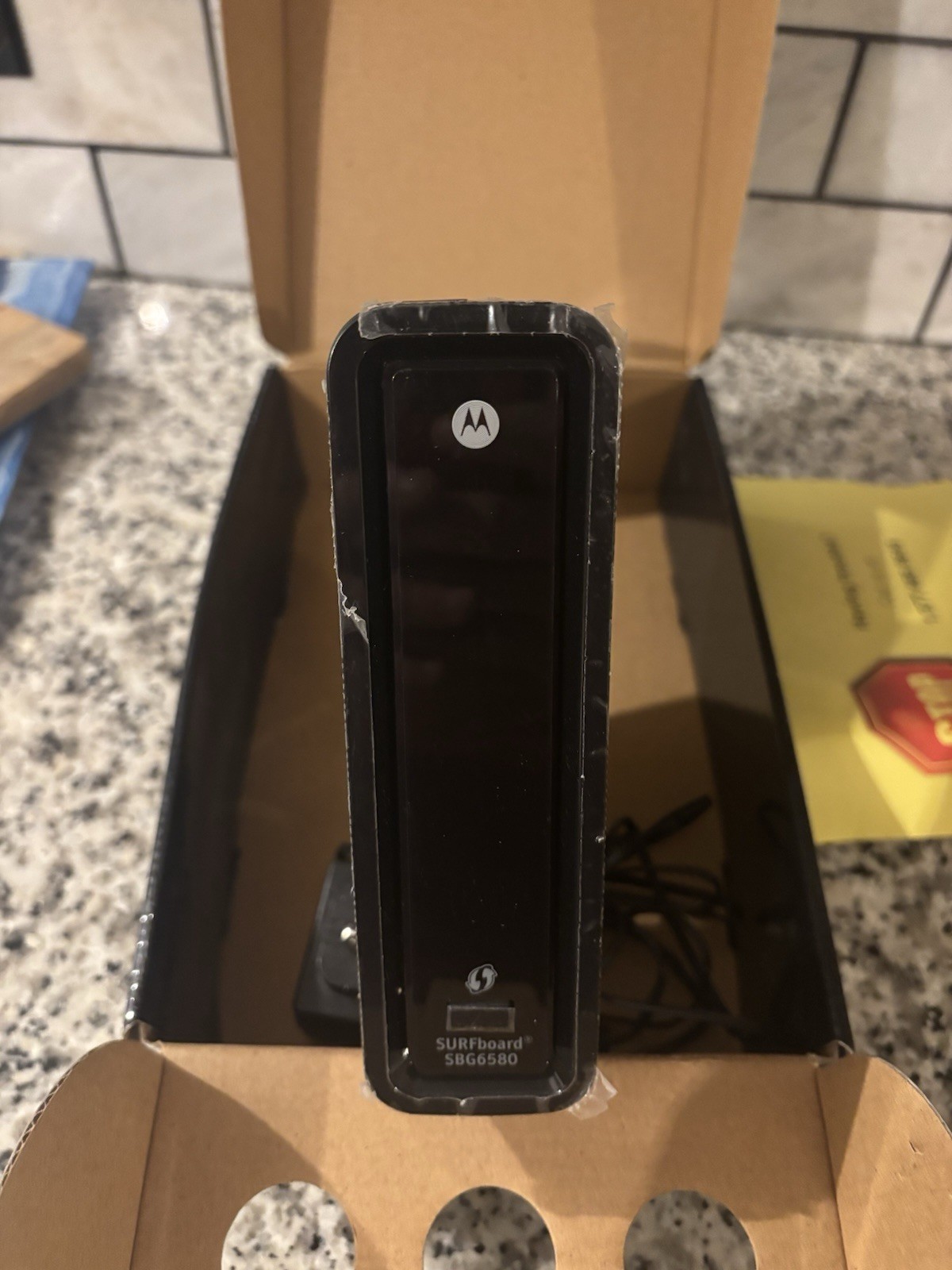 Motorola SURFboard® eXtreme Wireless Cable Modem & Gigabit Router New Opened Box