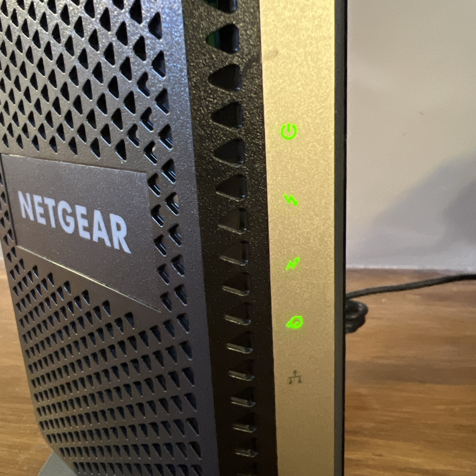 NETGEAR CM1000 DOCSIS 1000Mbps Cable Modem NO CORD – TESTED –