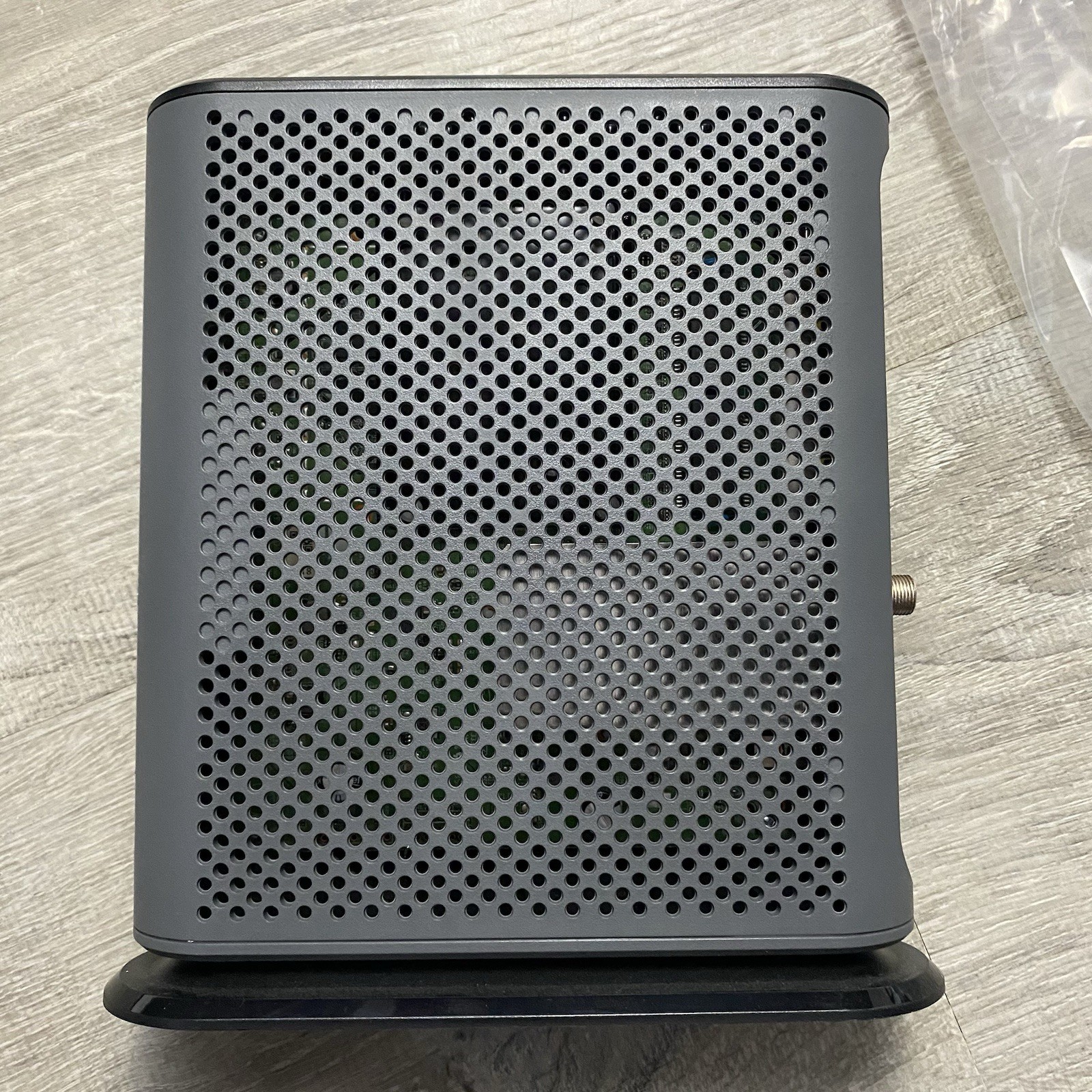 Motorola DOCSIS 3.1 Ultra Fast Cable Modem Model: MB8600 🔥🔥🔥