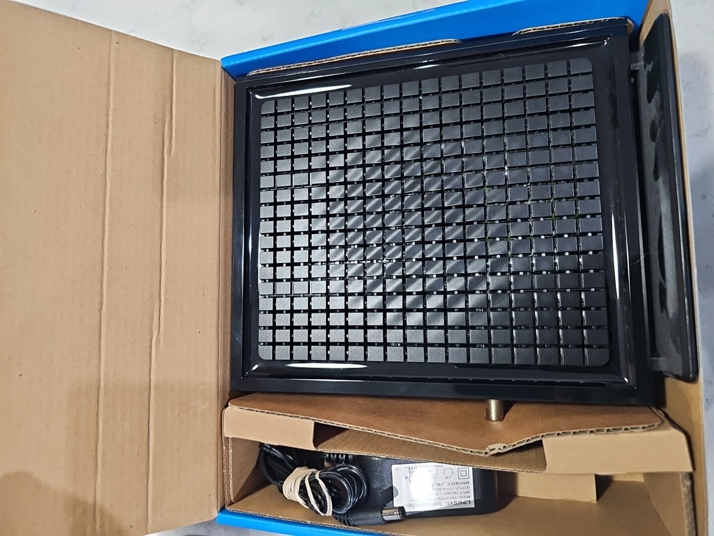 LINKSYS 16 x 4 Cable Modem | 16 x 4 Bonded Channels | DOCSIS 3.0 | CM3016