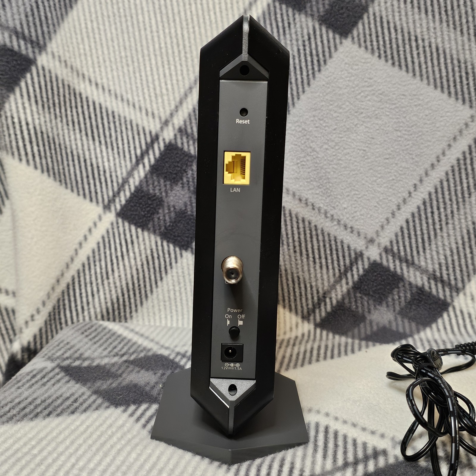 Netgear CM1000v2 Cable Modem With 100-120V AC-DC Power Adapter Used