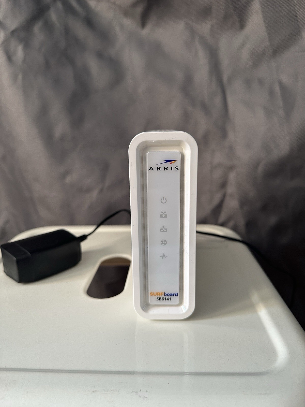 Arris SURFboard SB6141 DOCSIS 3.0 cable modem Used